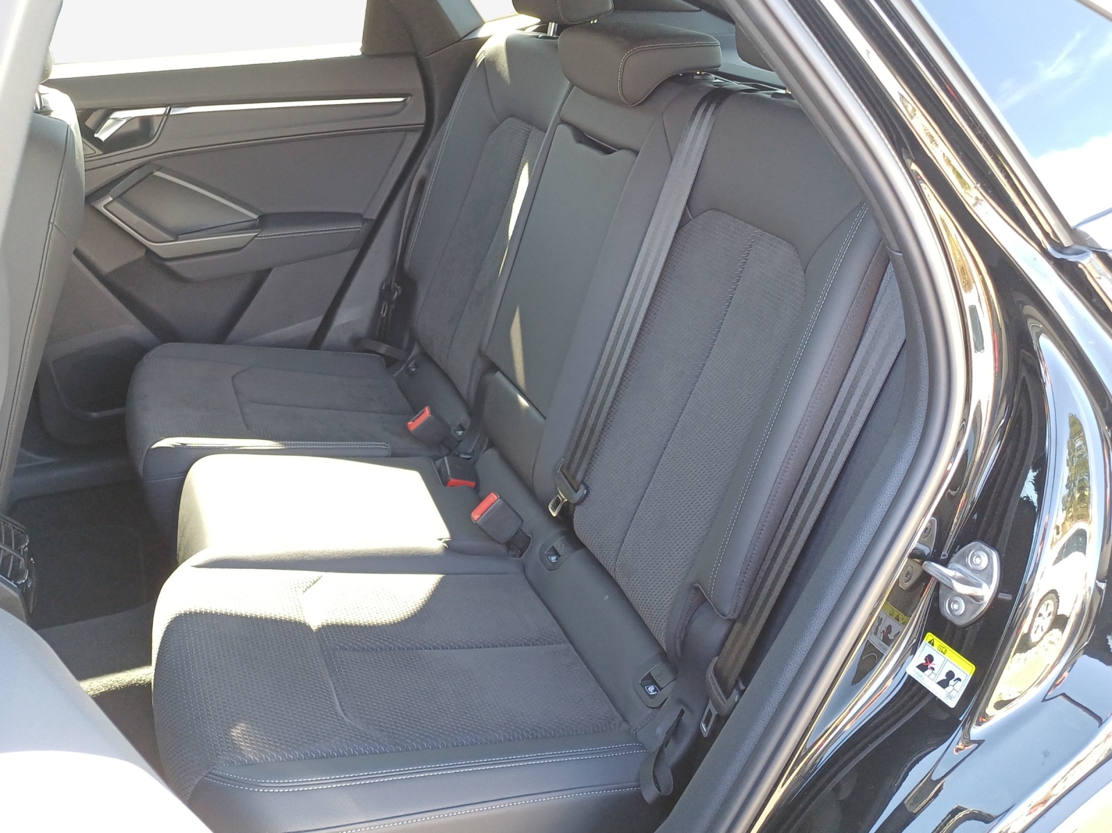 AUDI Q3 Sportback 45 TFSI e S line Attraction S-tronic-image-11