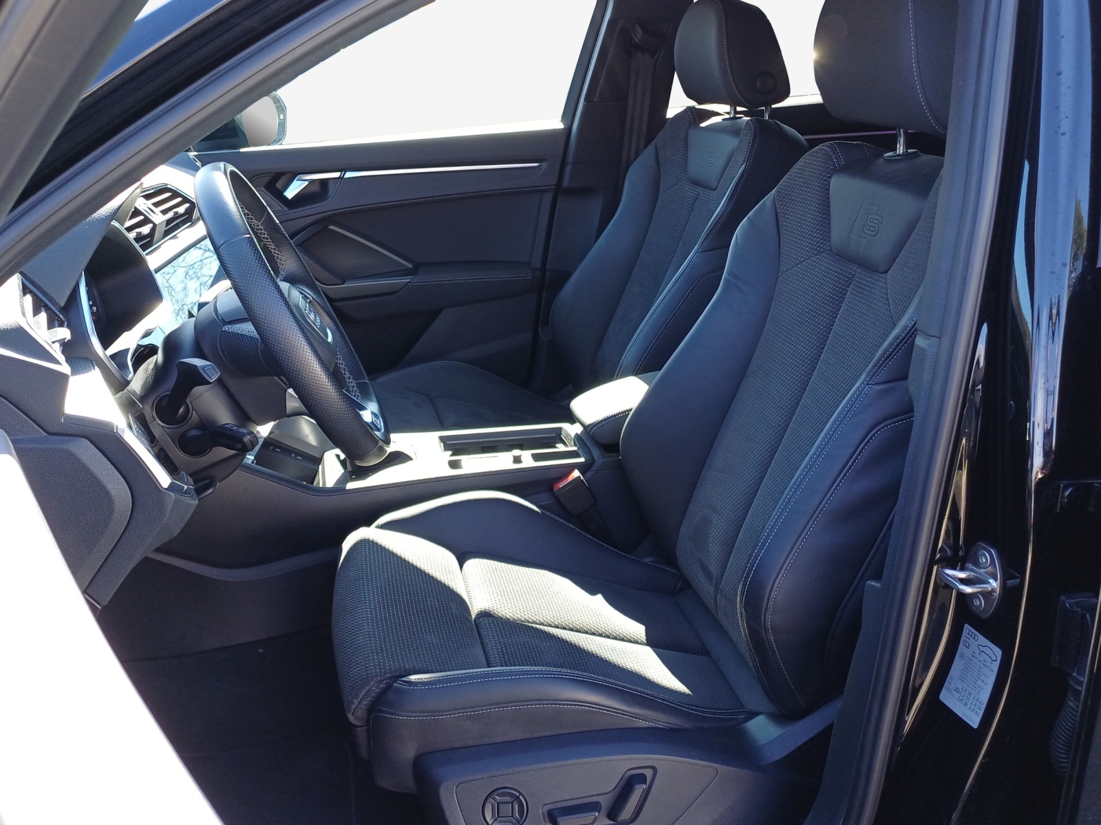 AUDI Q3 Sportback 45 TFSI e S line Attraction S-tronic-image-7