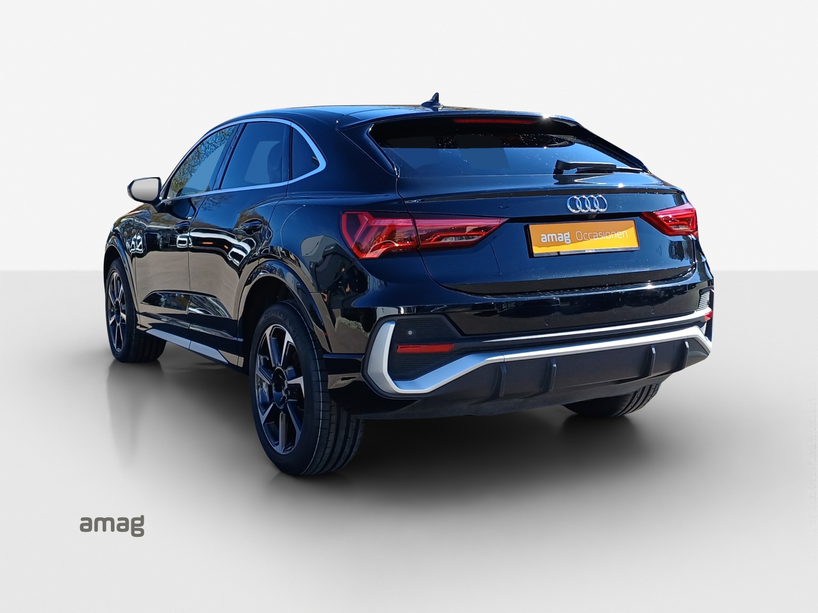 AUDI Q3 Sportback 45 TFSI e S line Attraction S-tronic-image-2