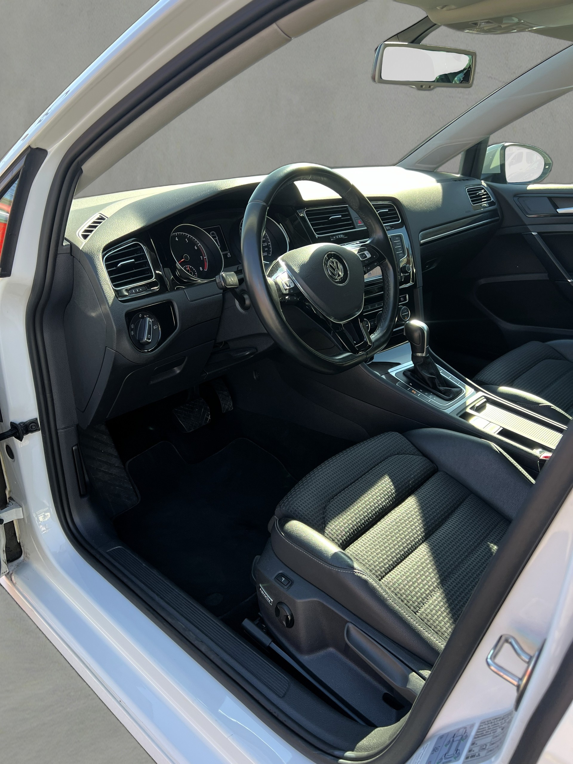 VW Golf 1.4 TSI Highline DSG-image-15