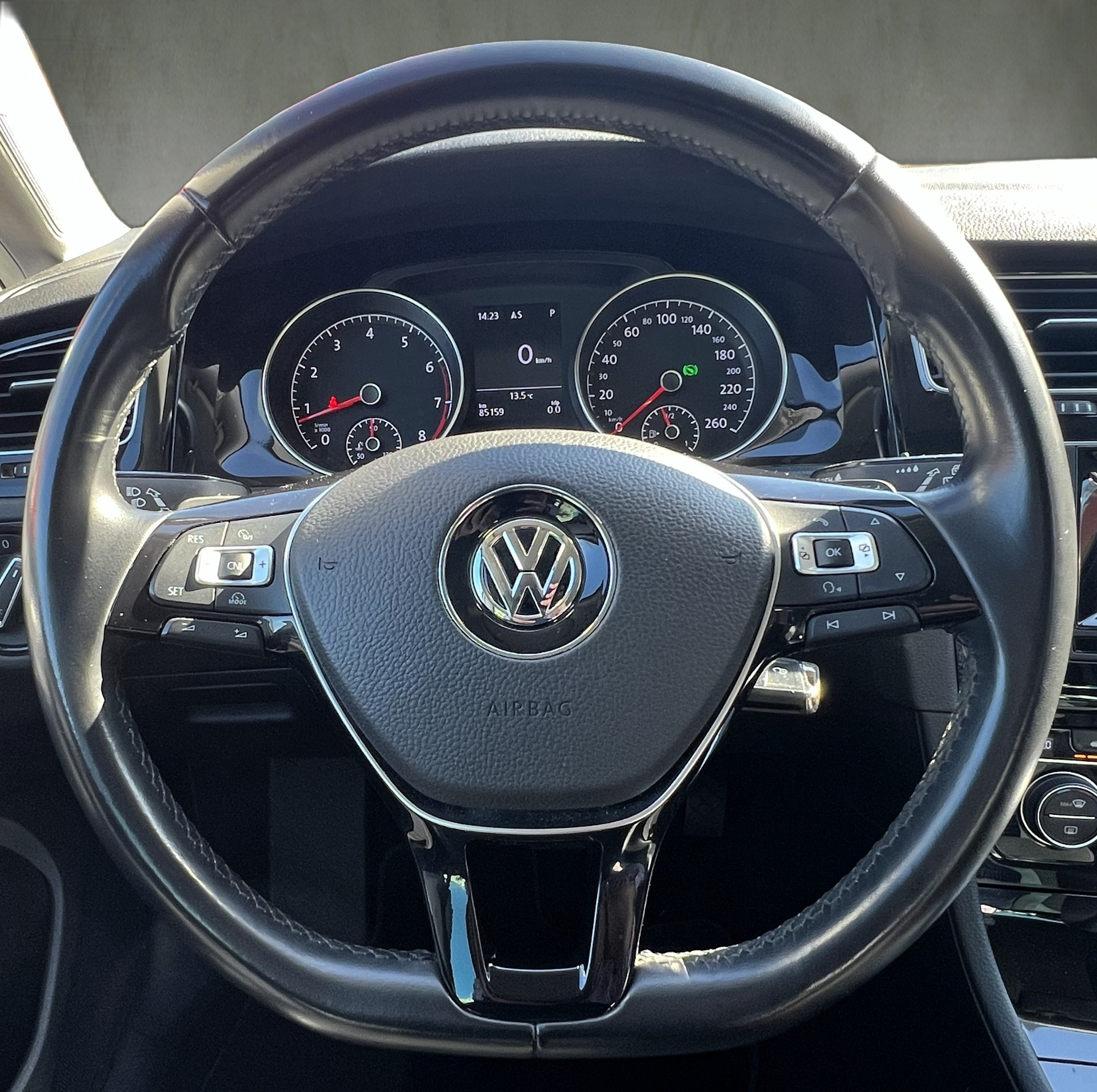 VW Golf 1.4 TSI Highline DSG-image-21