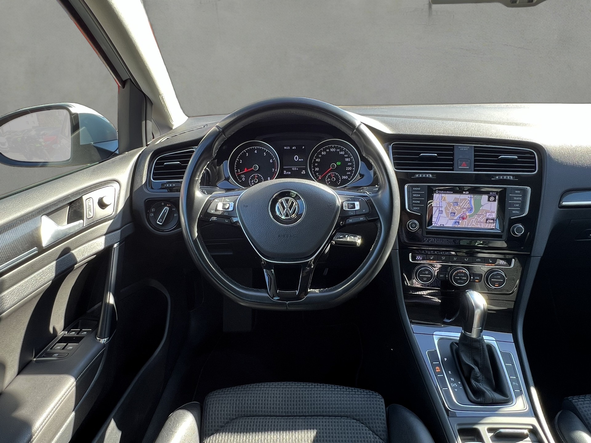VW Golf 1.4 TSI Highline DSG-image-22