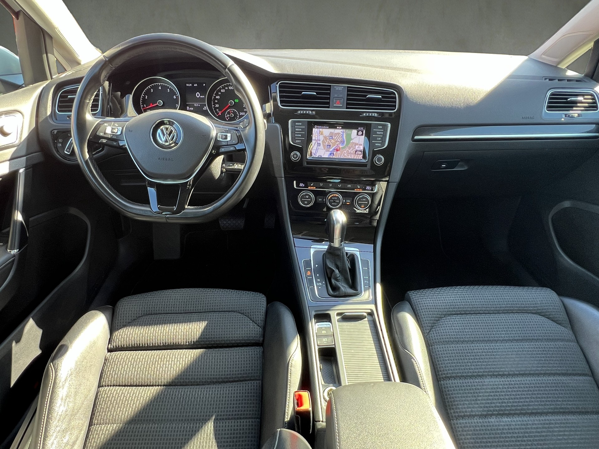 VW Golf 1.4 TSI Highline DSG-image-23