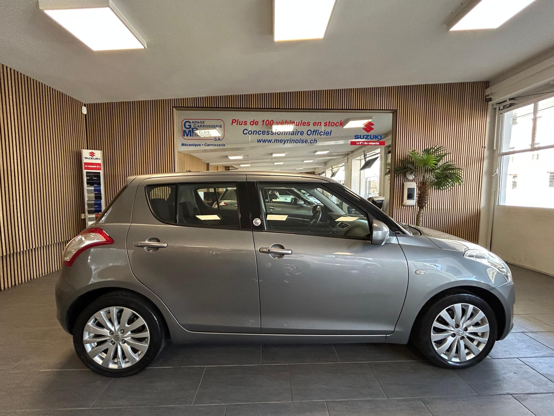 SUZUKI Swift 1.2 GL Top Indigo S/S-image-0