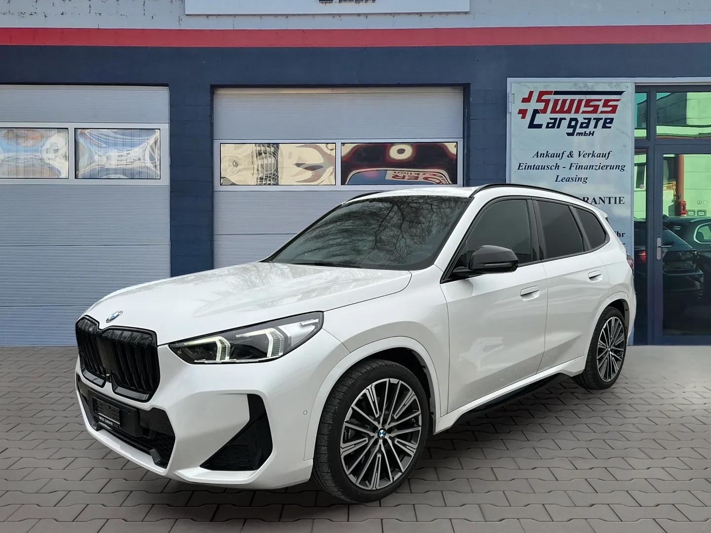 BMW New X1 xDrive 23d 48V M Sport mit AHK & Panoramadach-image-3