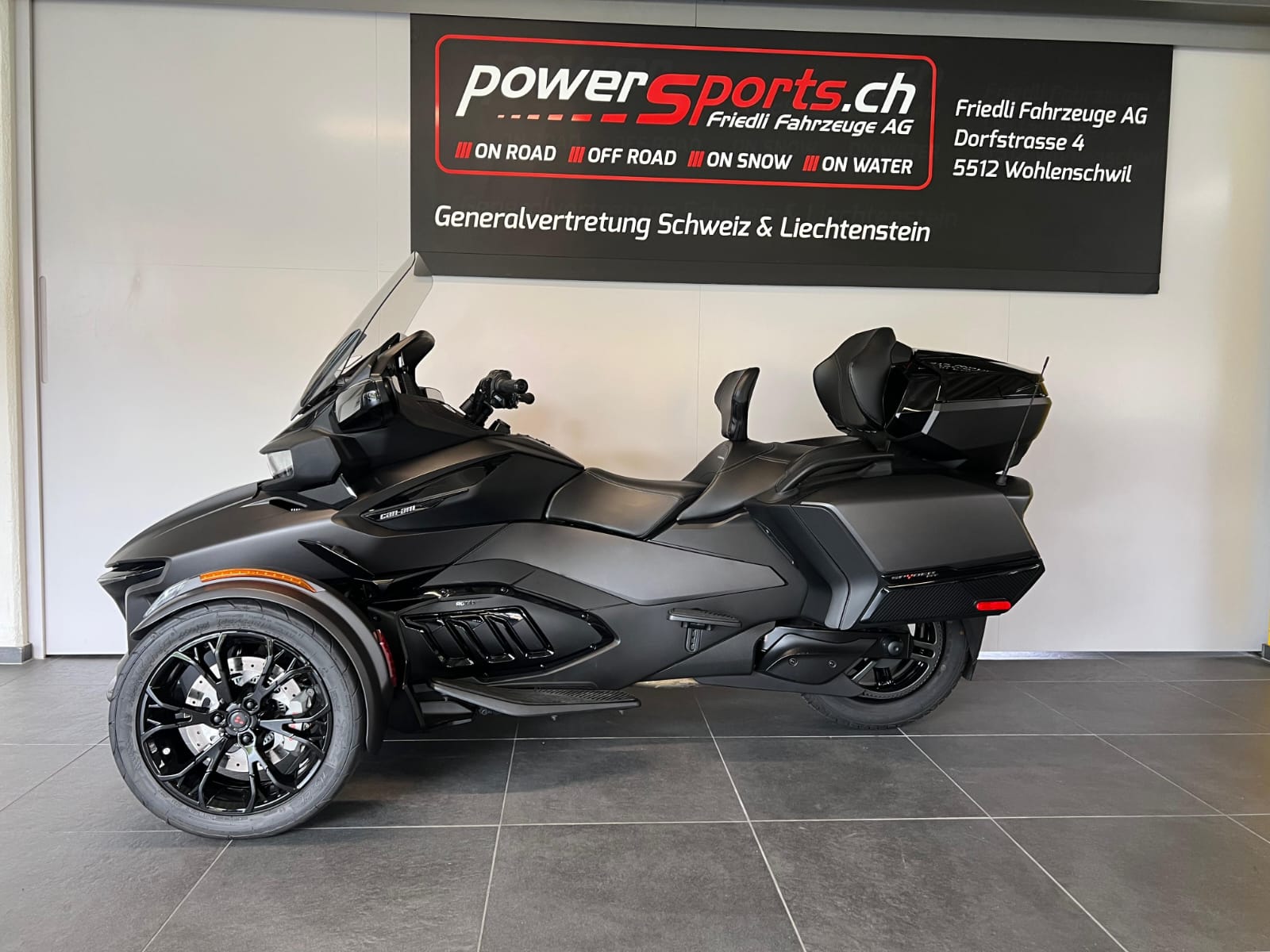CAN-AM Spyder RT-LTD Dark Edition SE6-showroom-element-3