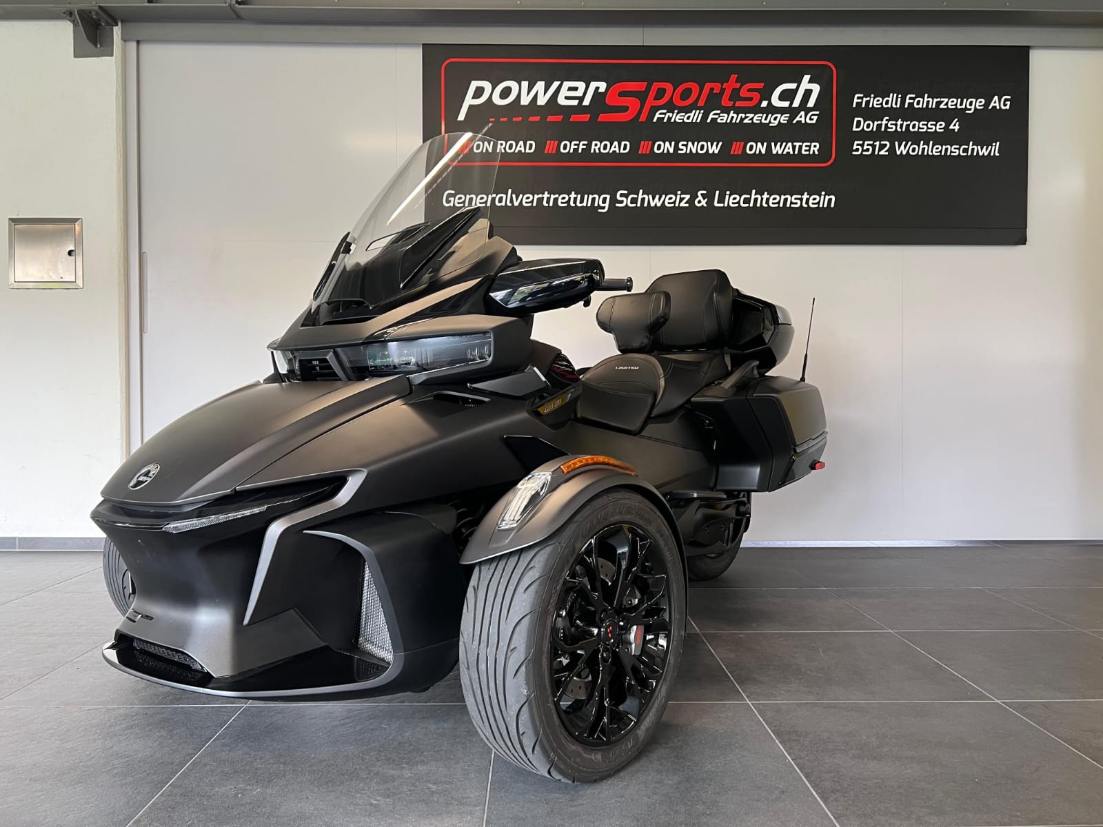 CAN-AM Spyder RT-LTD Dark Edition SE6-showroom-element-1