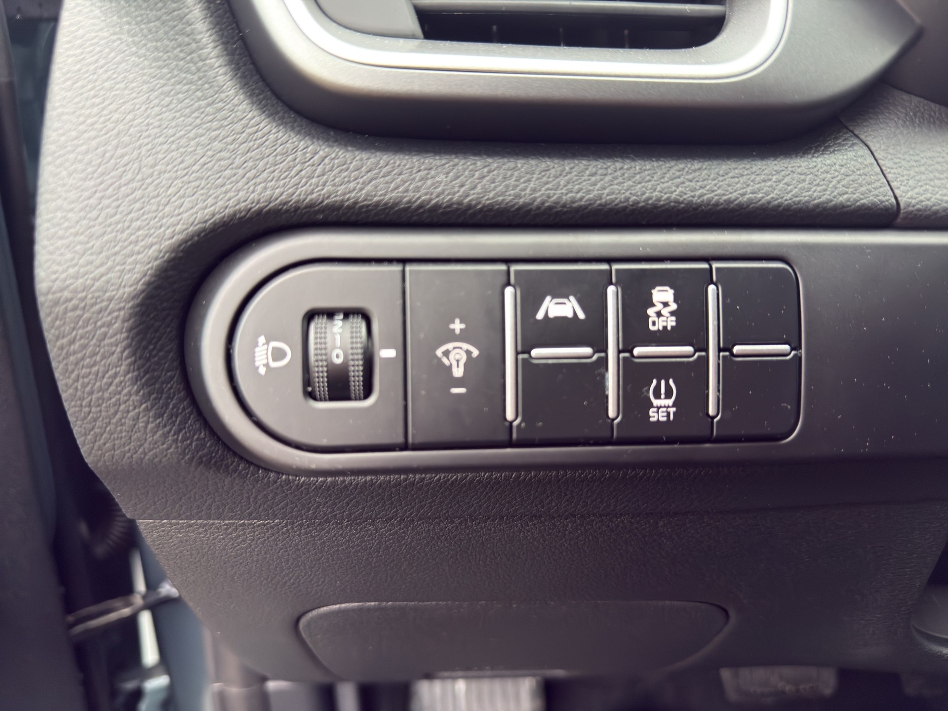 KIA Ceed 1.5 T-GDi MHEV Power DCT-image-9