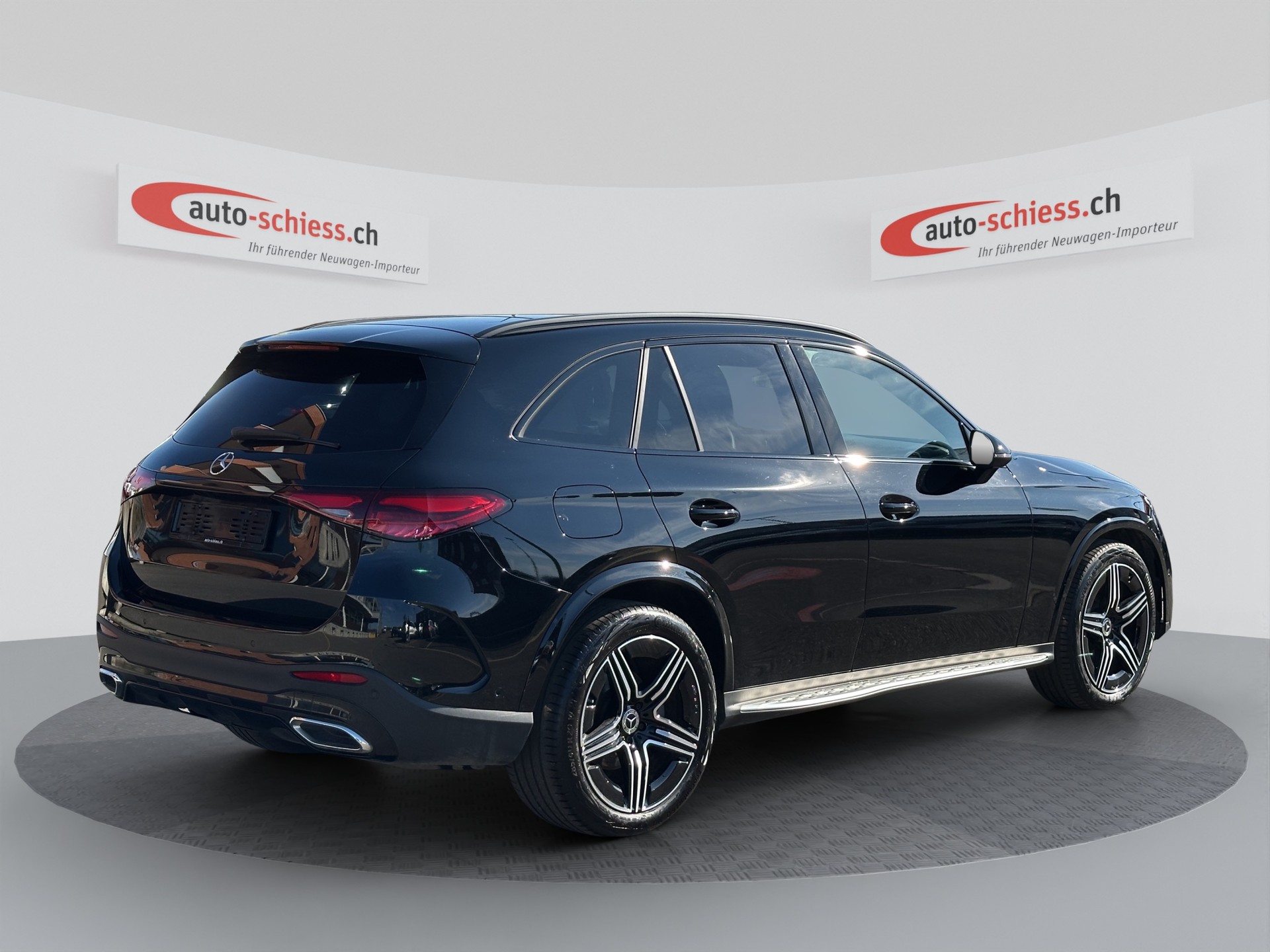 MERCEDES-BENZ GLC 300 d 4Matic AMG Night 9G-Tronic-image-4