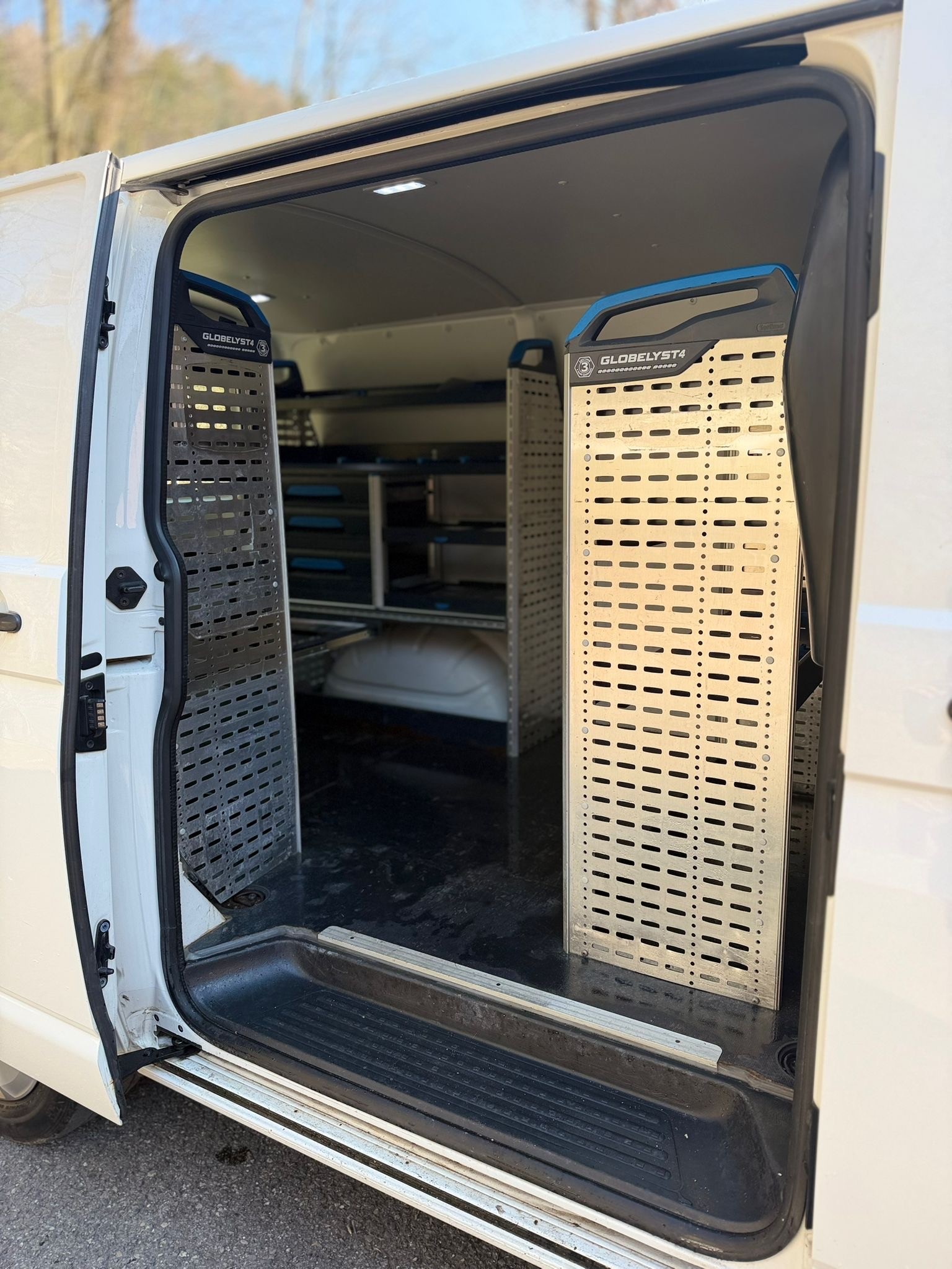 VW T6.1 2.0 TDI Entry-image-8
