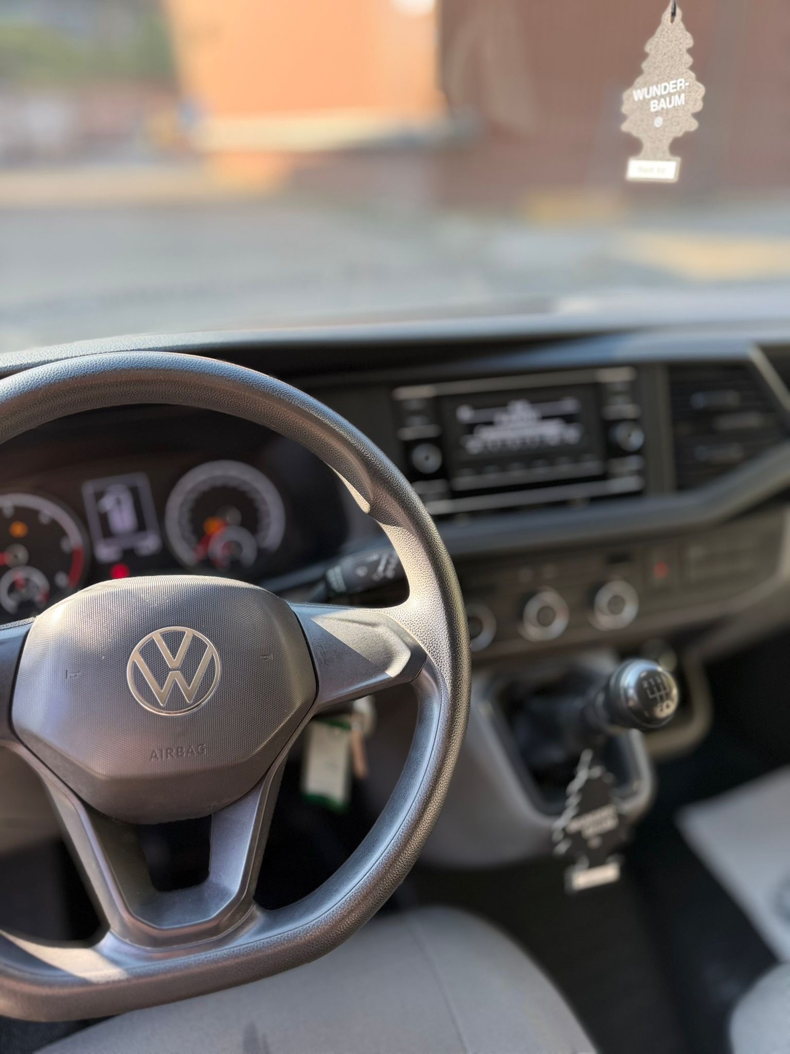 VW T6.1 2.0 TDI Entry-image-13