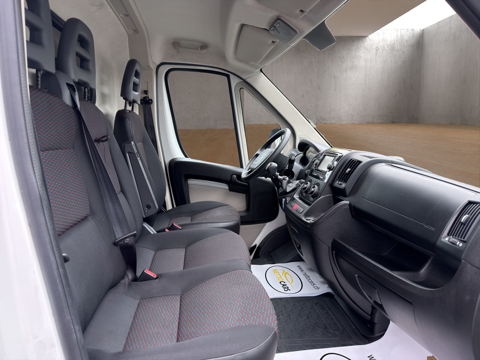 PEUGEOT Boxer 2.0 HDI 335 Active L2H2-image-7