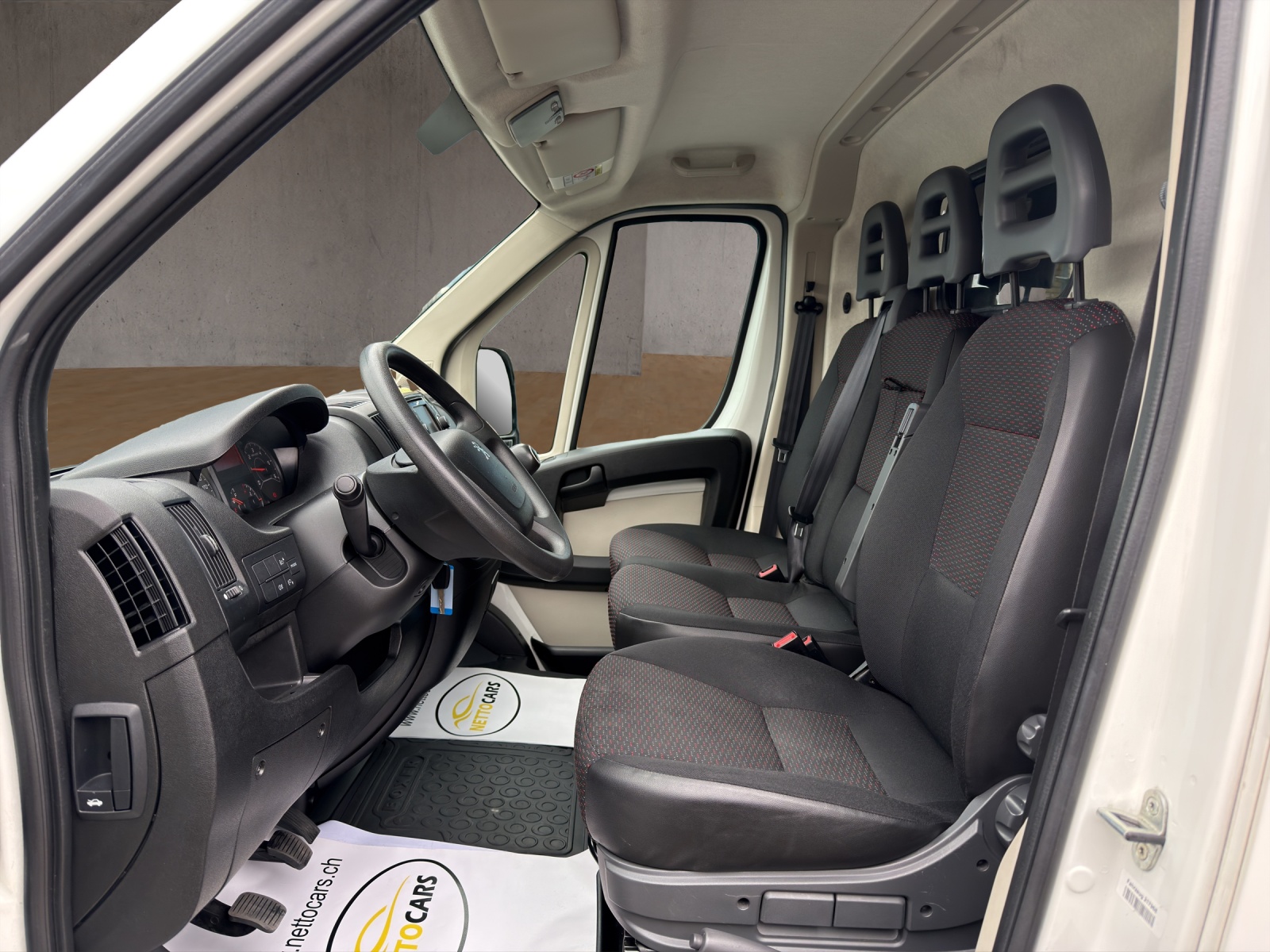 PEUGEOT Boxer 2.0 HDI 335 Active L2H2-image-6