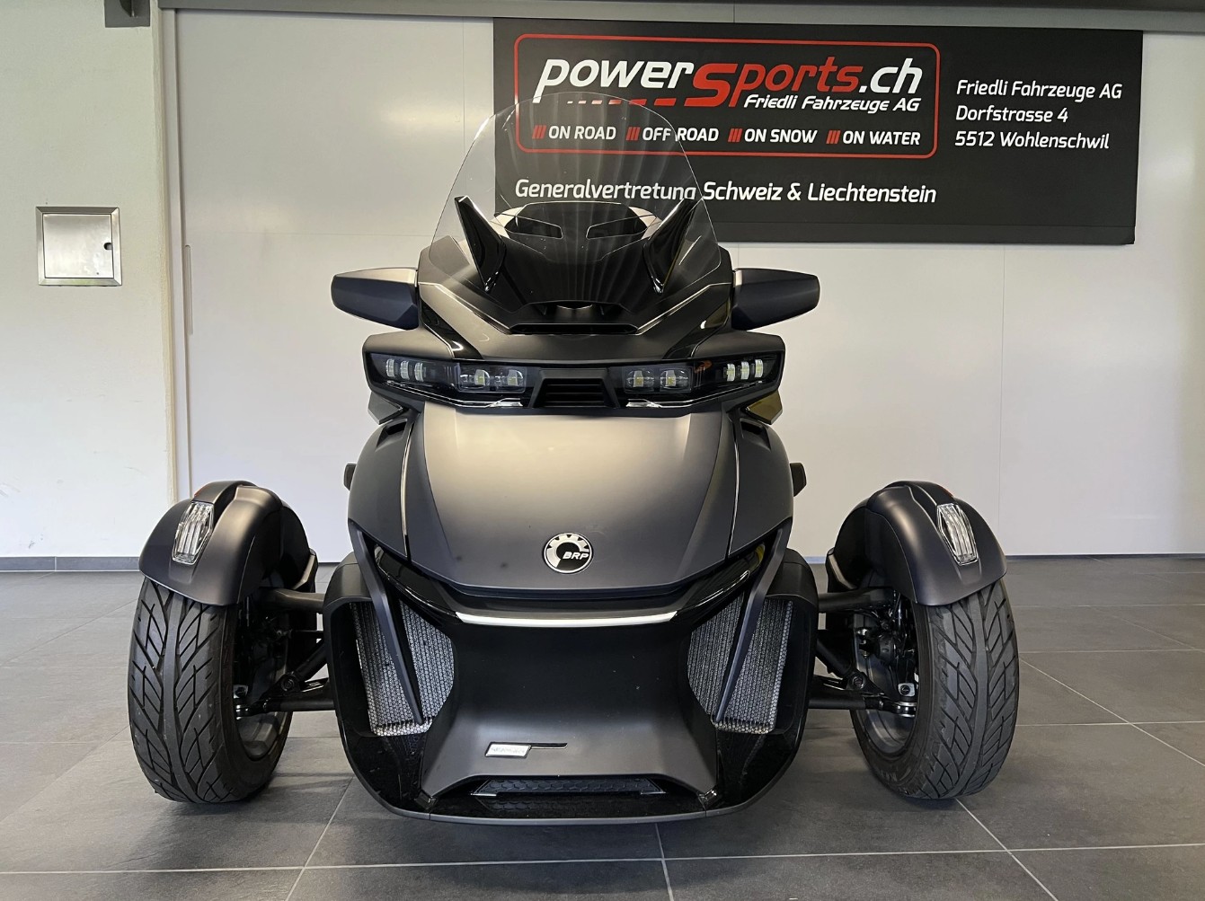 CAN-AM Spyder RT Sea to Sky-showroom-element-1
