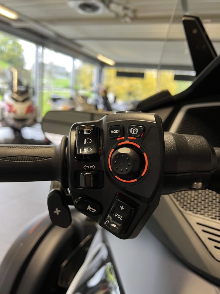 CAN-AM Spyder RT Sea to Sky-image-14
