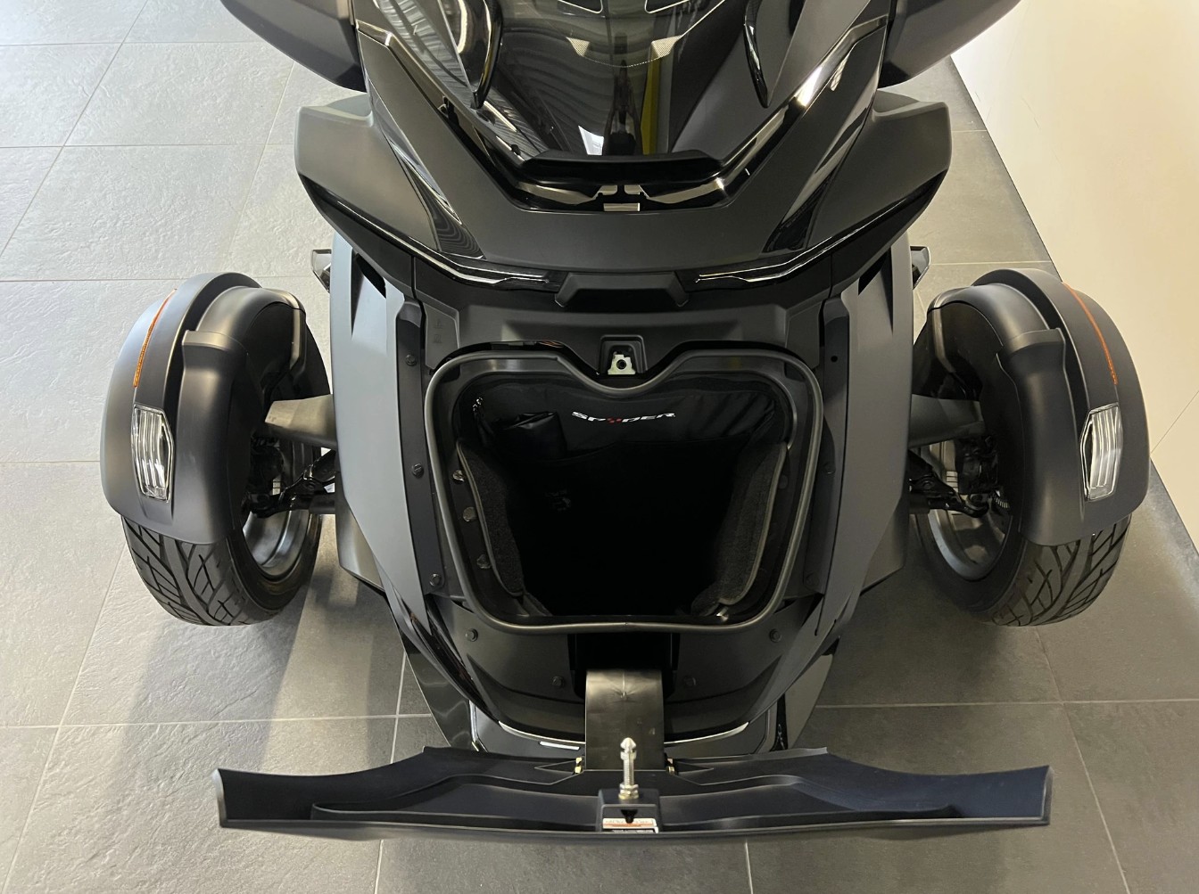 CAN-AM Spyder RT Sea to Sky-image-8