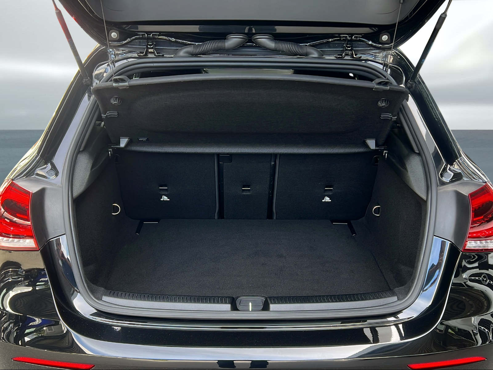 MERCEDES-BENZ A 250 4Matic 8G-DCT-image-9