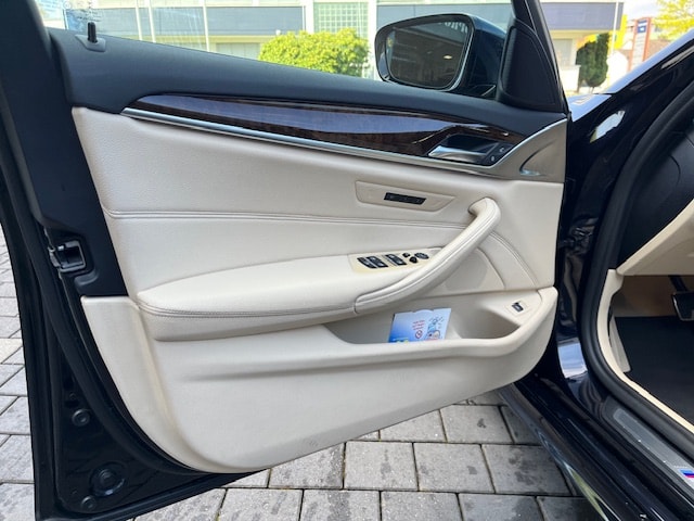 BMW 530d xDrive Touring Sport Line Steptronic-image-9