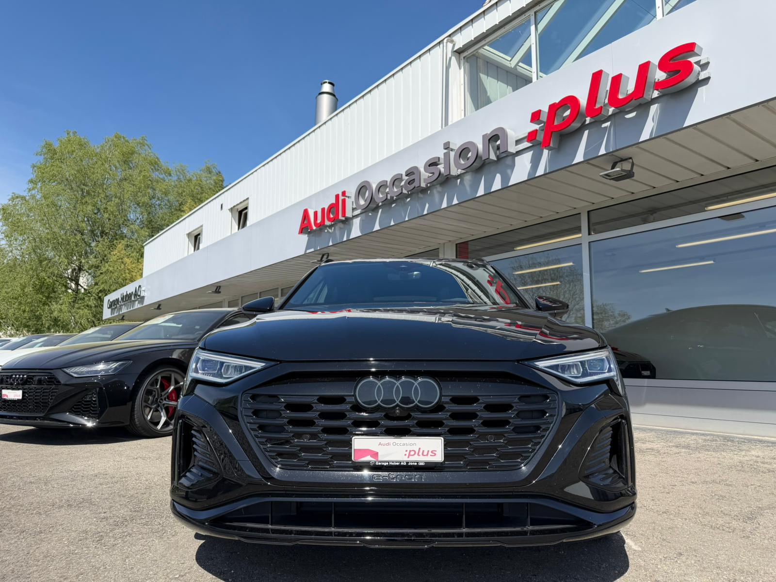 AUDI Q8 55 e-tron Black Edition quattro-image-7
