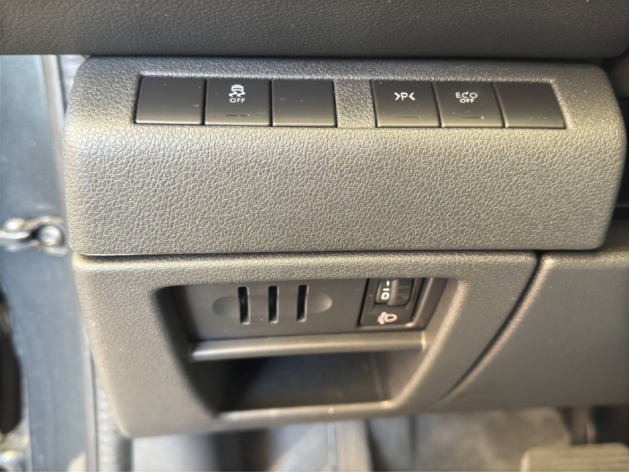 PEUGEOT 3008 1.6 BlueHDi Allure Automat-image-18