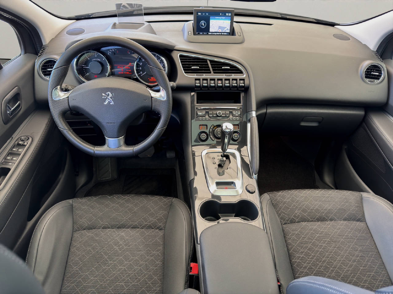 PEUGEOT 3008 1.6 BlueHDi Allure Automat-image-9