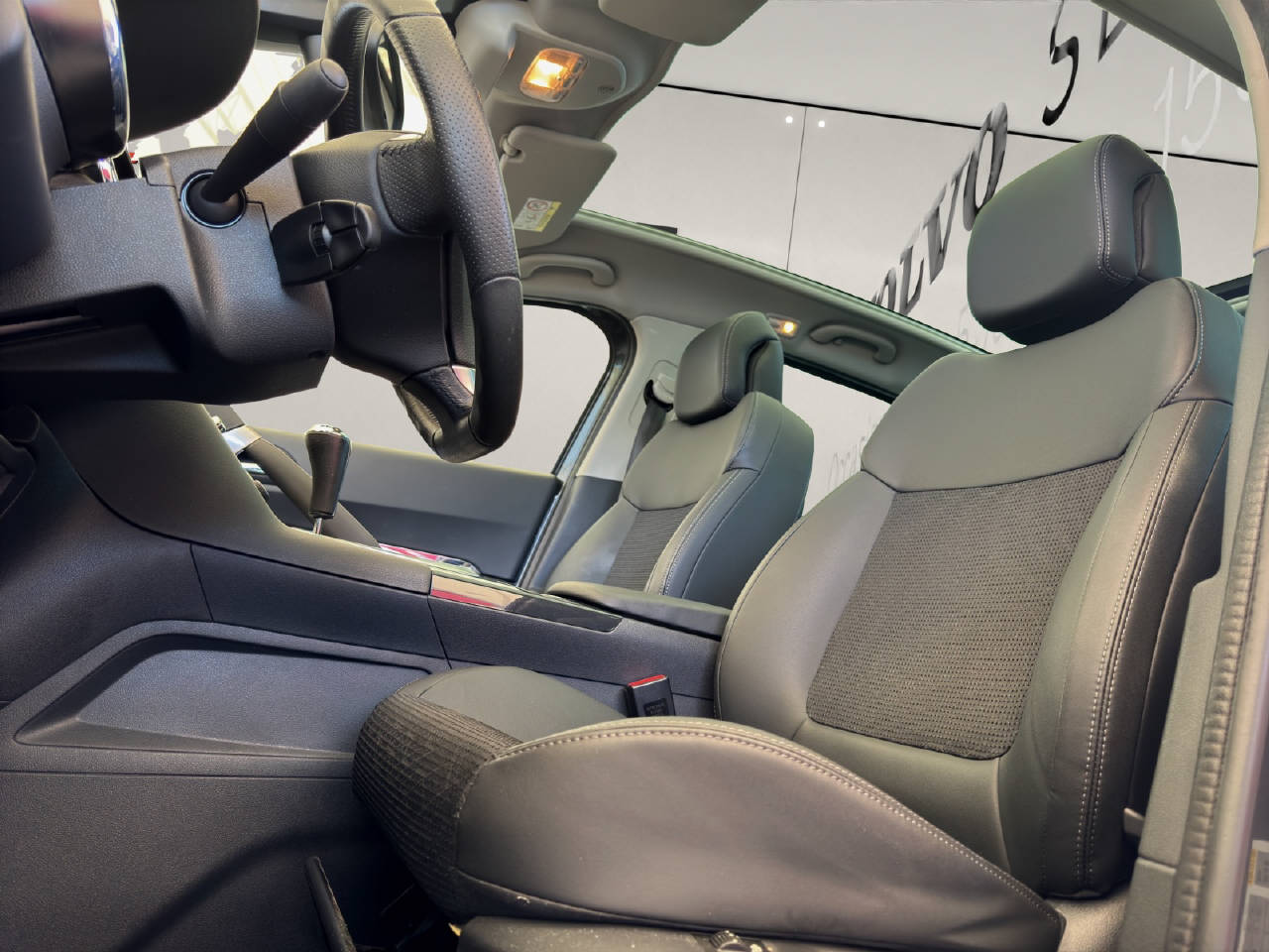 PEUGEOT 3008 1.6 BlueHDi Allure Automat-image-13