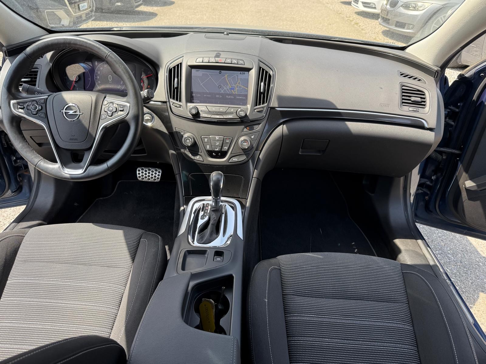 OPEL Insignia Sports Tourer 2.0 CDTI Sport Automatic-image-12