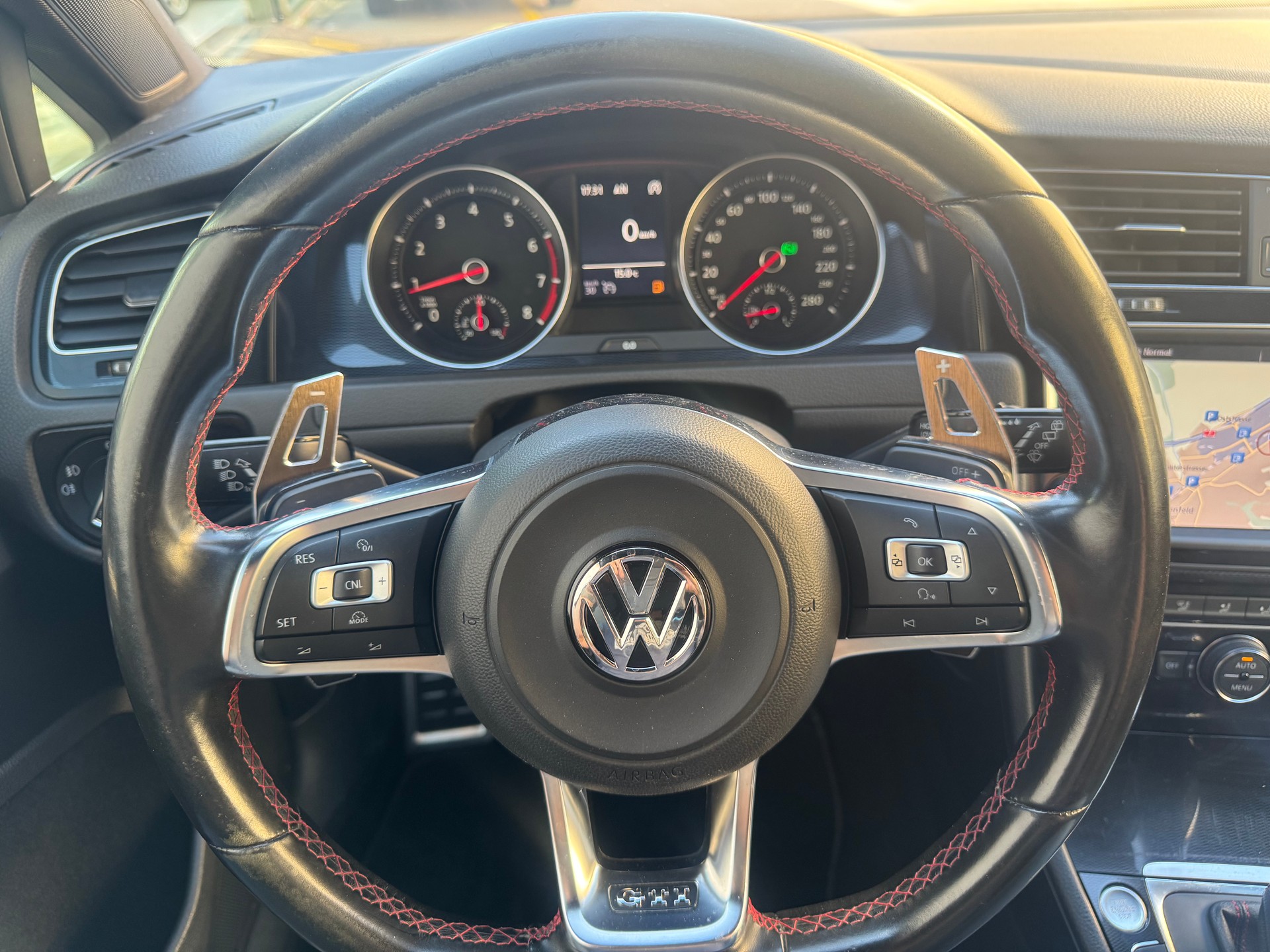 VW Golf 2.0 TSI GTI Performance DSG-image-12