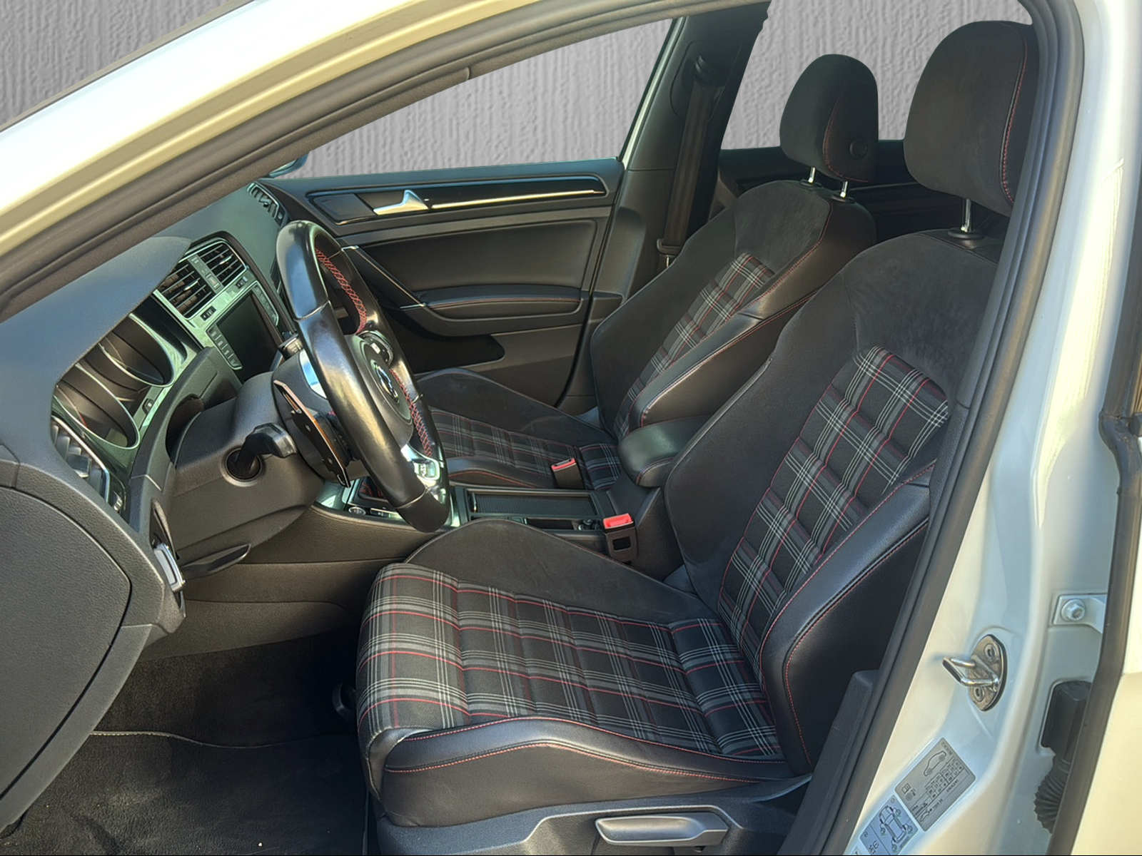 VW Golf 2.0 TSI GTI Performance DSG-image-7