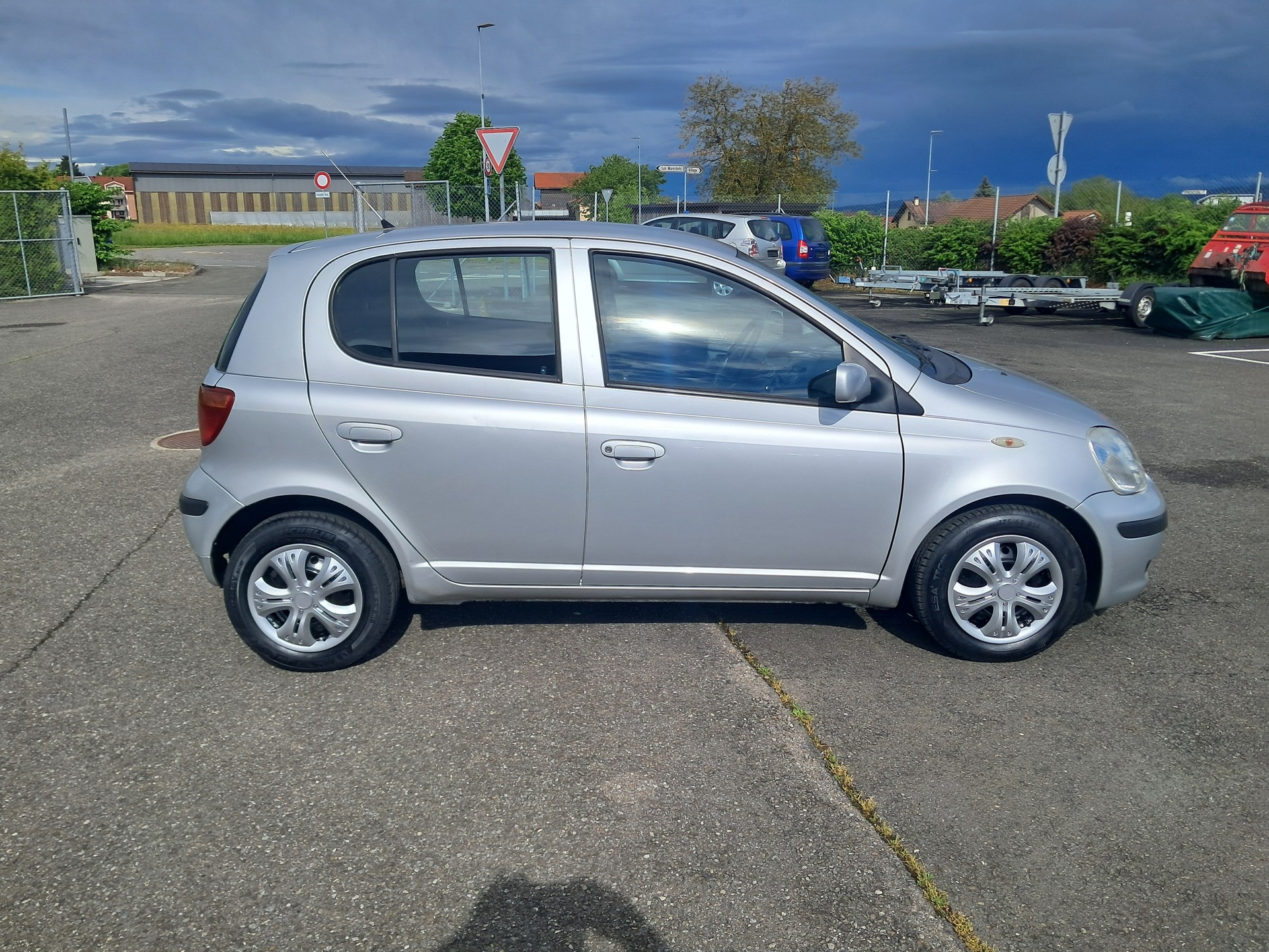 TOYOTA Yaris 1.3 Linea Sol-image-2