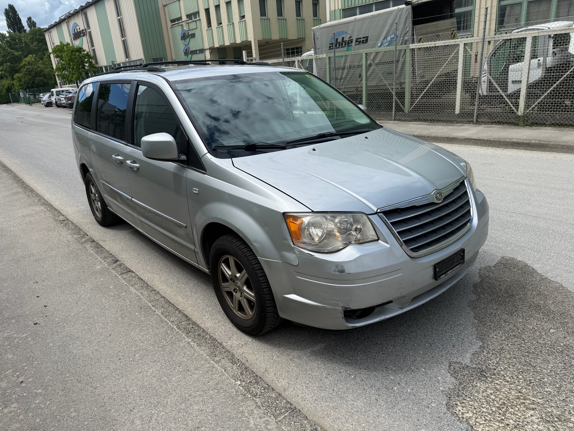 CHRYSLER Grand Voyager 2.8 CRD Limited Automatic-image-1