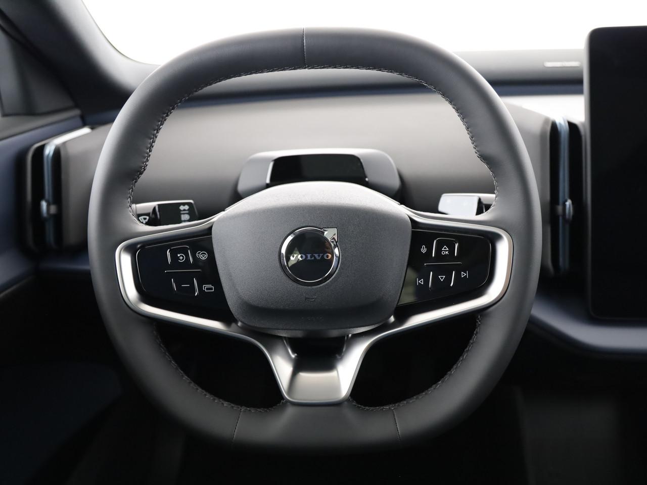 VOLVO EX30 E60 Twin Ultra Performance Sw. Black Ed. AWD-image-13