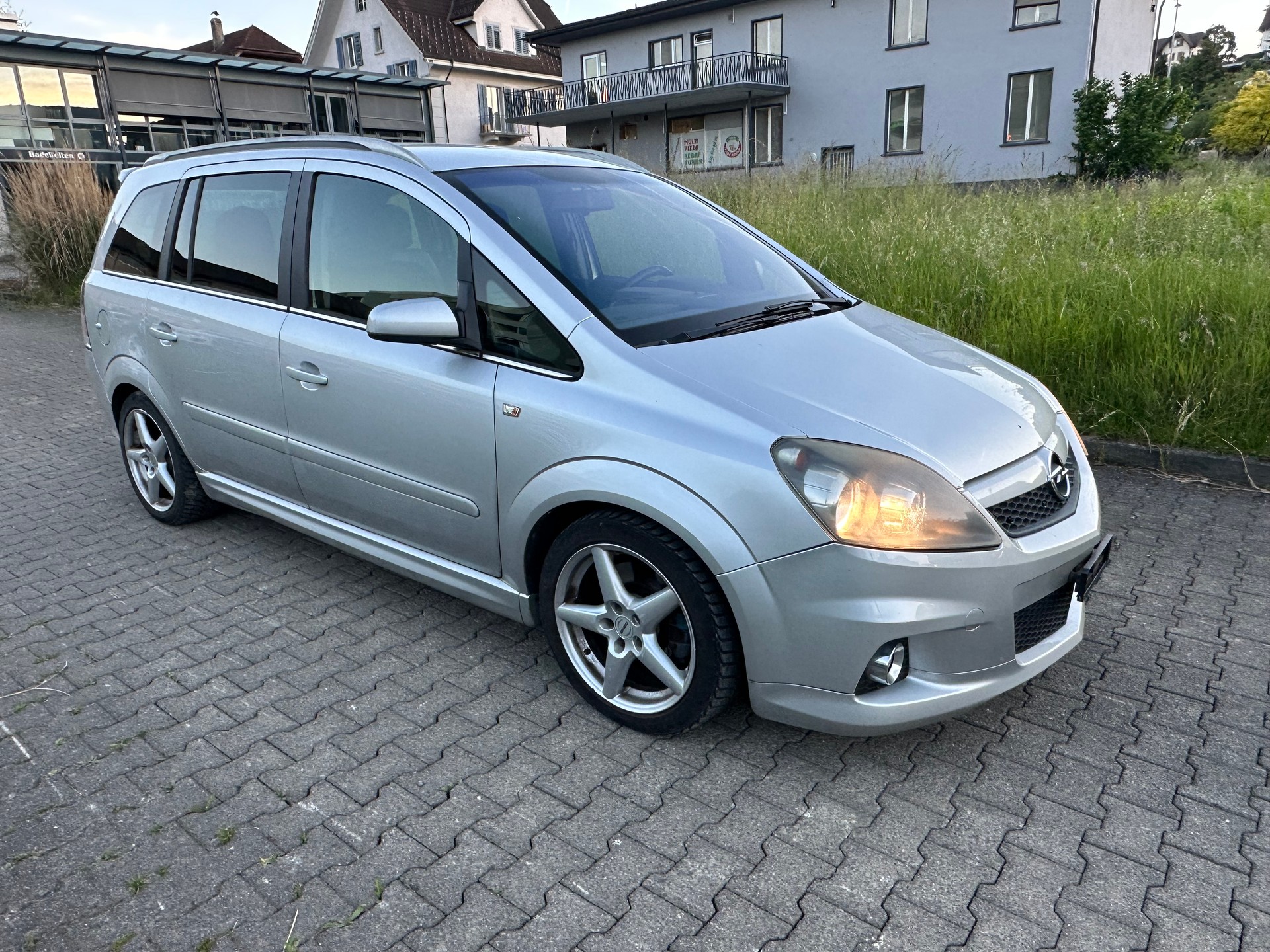 OPEL Zafira 2.0i 16V Turbo OPC-image-5