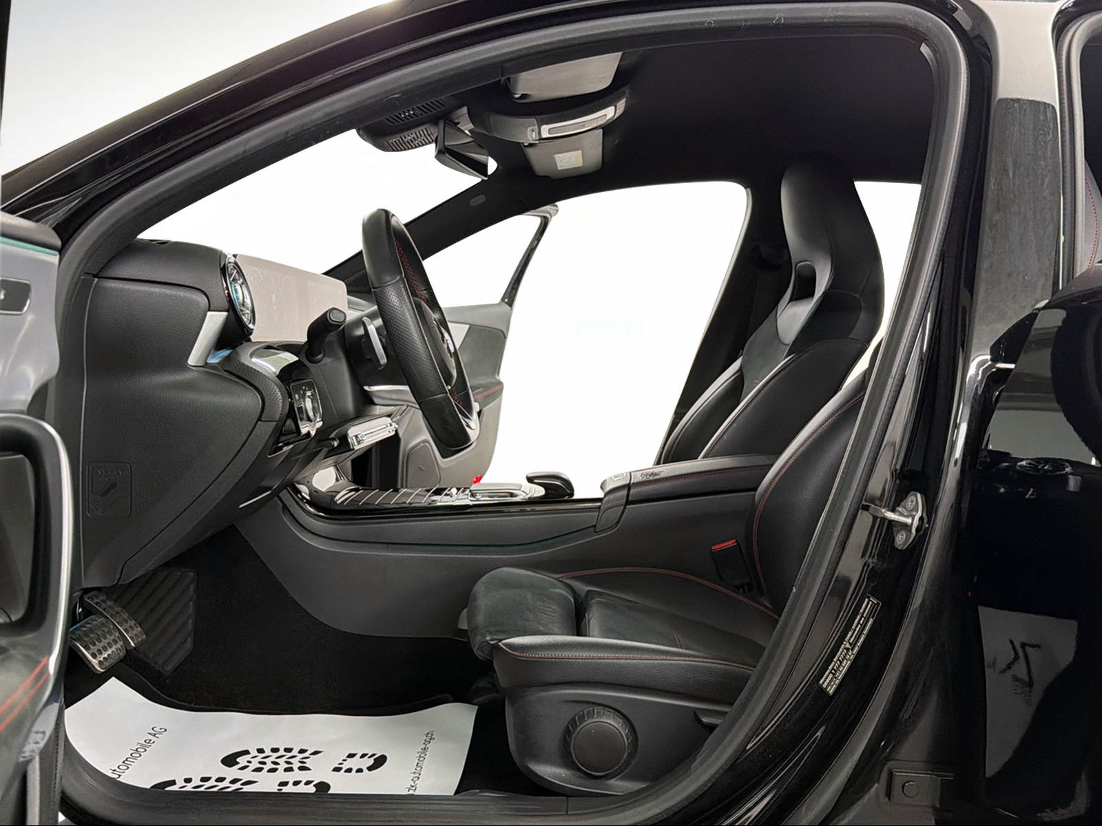 MERCEDES-BENZ A 200 AMG Line Cosmos Black Metallic 7G-DCT / RF-Kamera / Keyless Go / Leder / Ambientebeleuchtung / Premium-Paket /-image-5