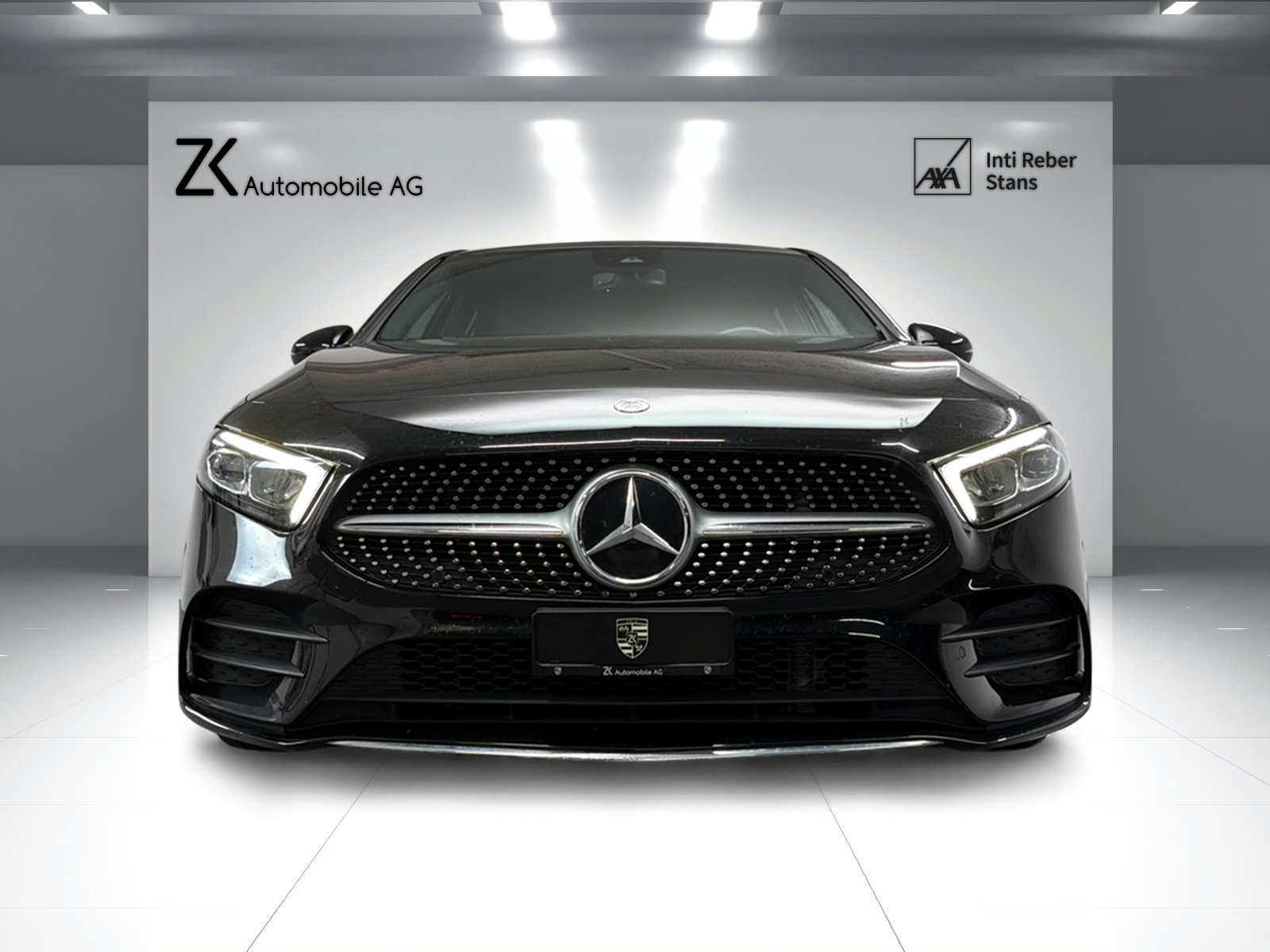 MERCEDES-BENZ A 200 AMG Line Cosmos Black Metallic 7G-DCT / RF-Kamera / Keyless Go / Leder / Ambientebeleuchtung / Premium-Paket /-showroom-element-3