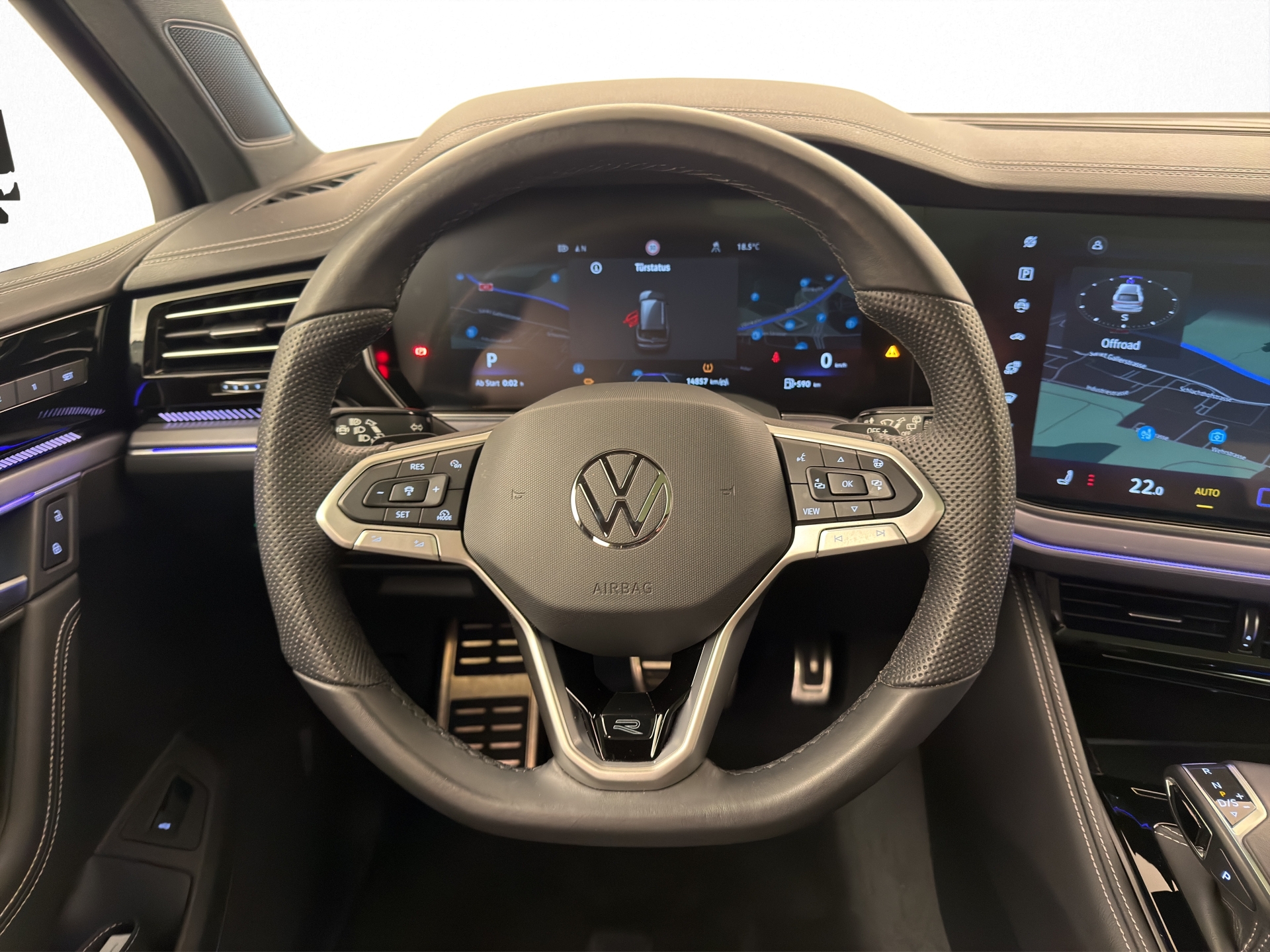 VW Touareg 3.0 V6 TDI R-Line Black Style-image-6