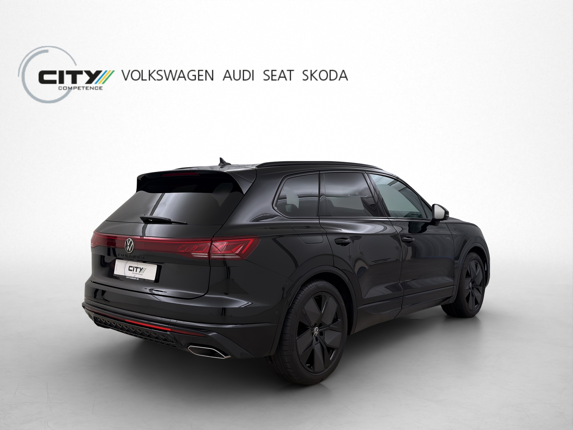 VW Touareg 3.0 V6 TDI R-Line Black Style-image-2