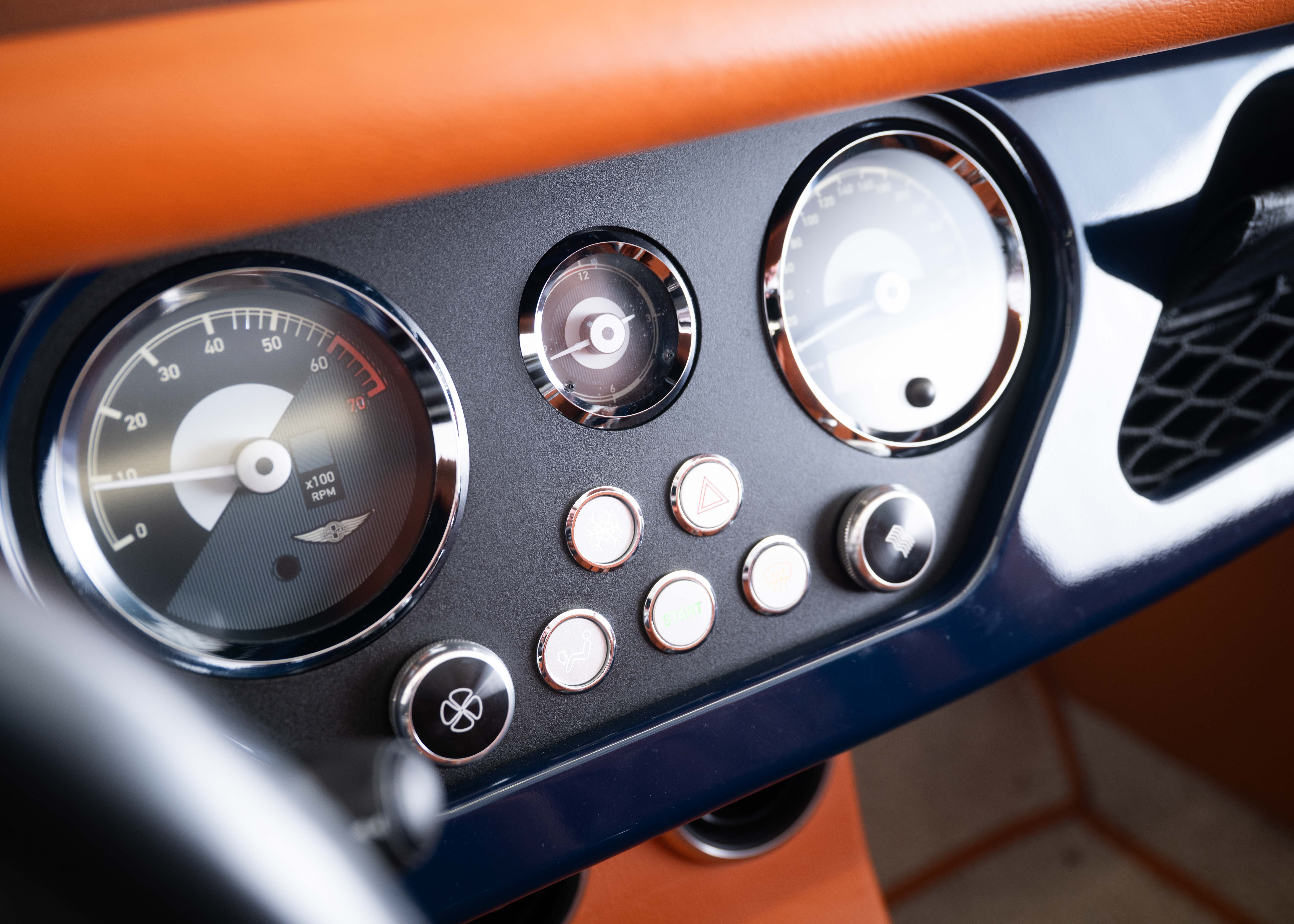 Image MORGAN 4-4 Plus Four 2.0 (1st hand Swiss car, 258 hp, full Morgan service history, stunning condition)