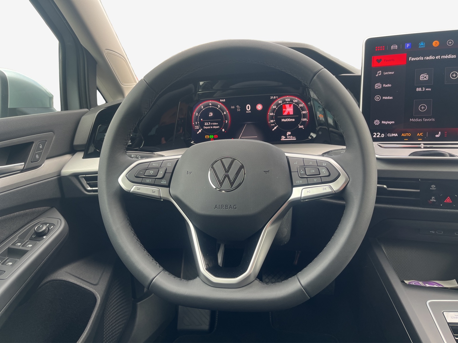 VW Golf 1.5 e TSI mHEV Life DSG-image-9