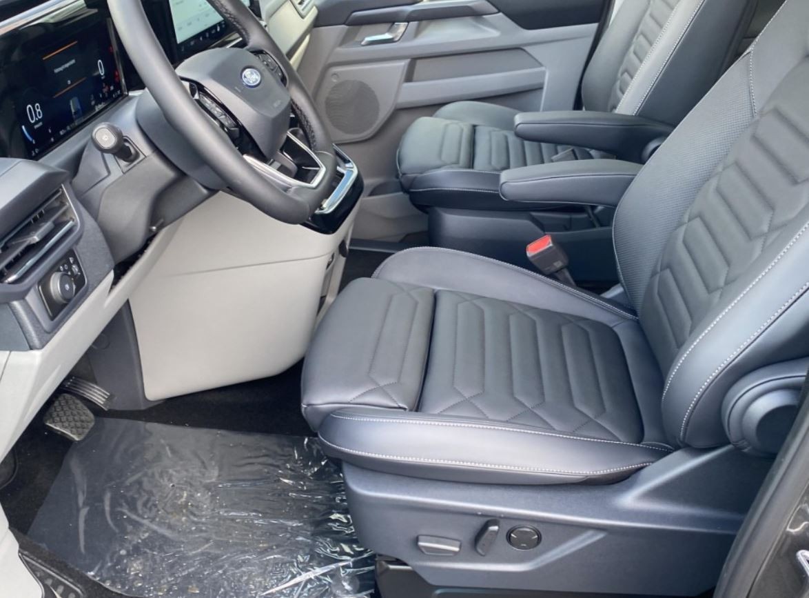 FORD Tourneo Bus 320 L2H1 TitaniumX Automat 4x4 *5Jahre/200'000km Werksgarantie*-showroom-element-3