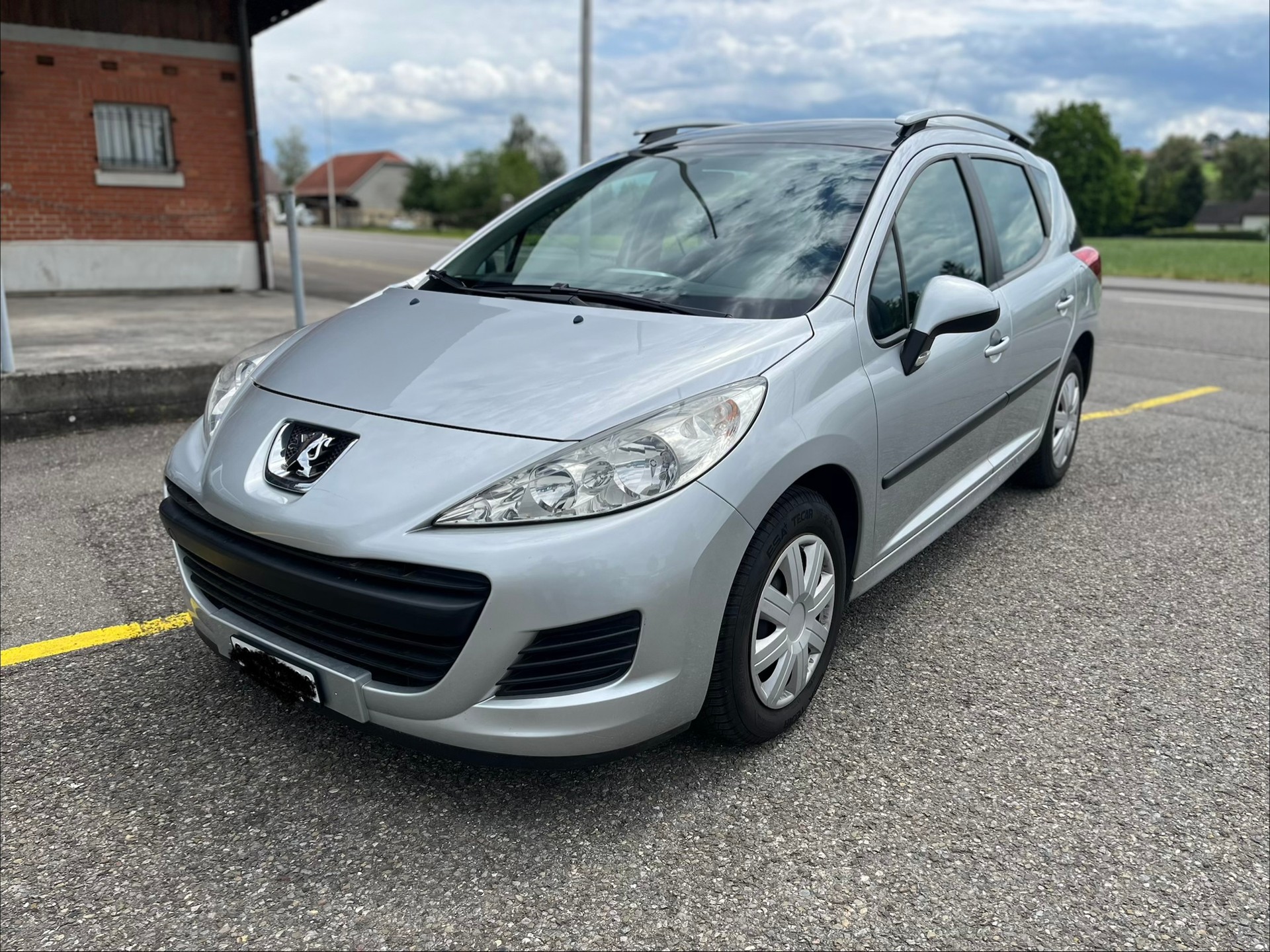 PEUGEOT Ab frisch MFK 2/6/2026 Peugeot 207 Kombi Benzin