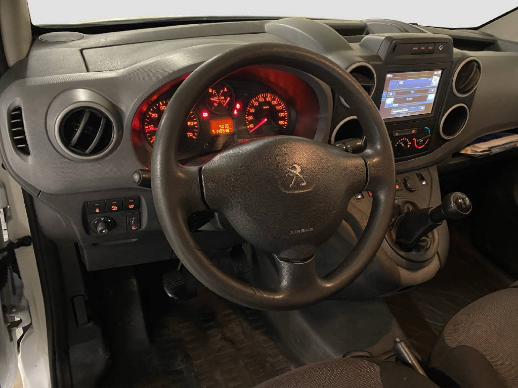 PEUGEOT Partner Kaw. L1 1.6 BlueHDI 100 PS Active-image-9