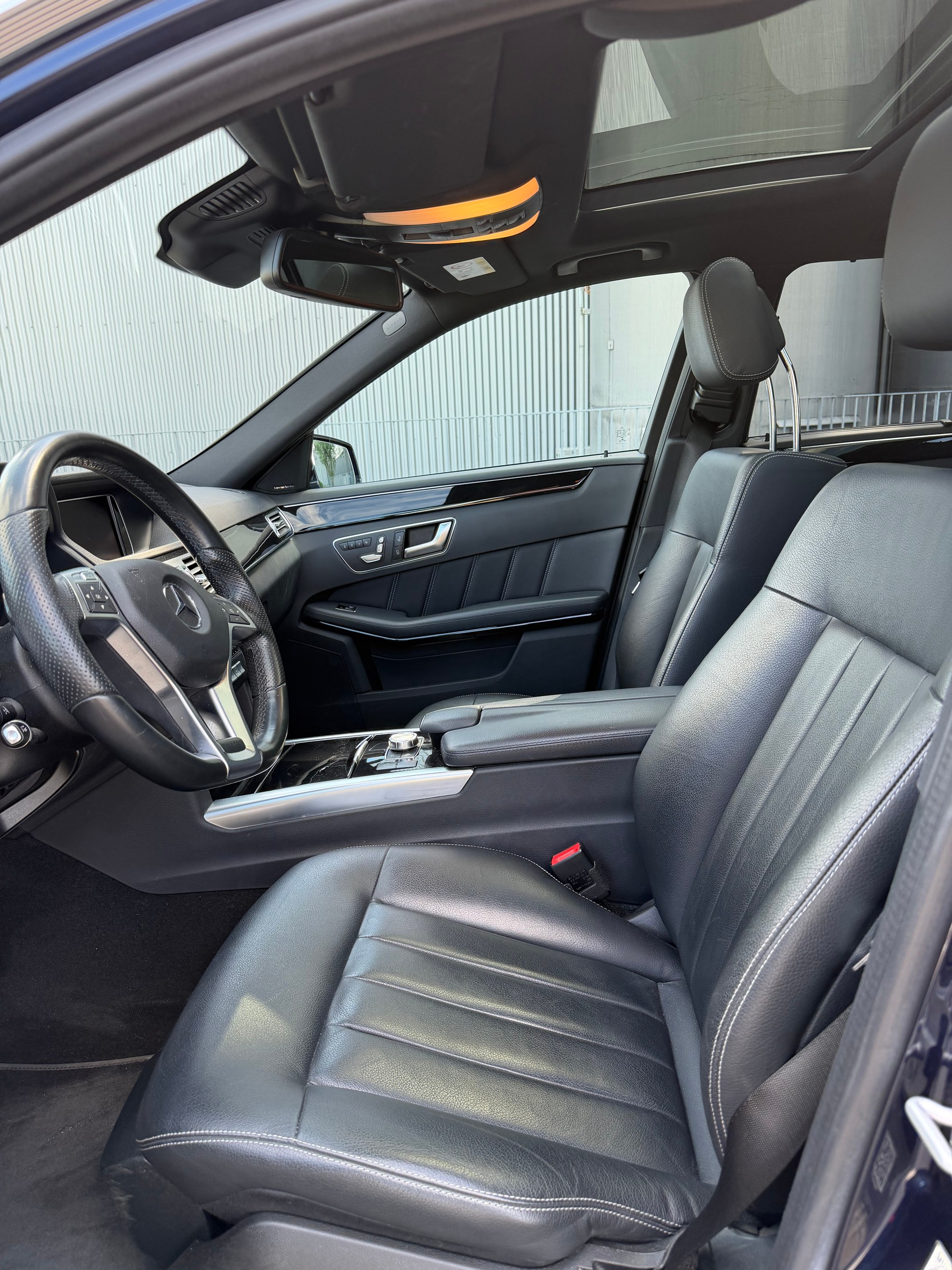 MERCEDES-BENZ E 400 Avantgarde 4Matic 7G-Tronic-image-5