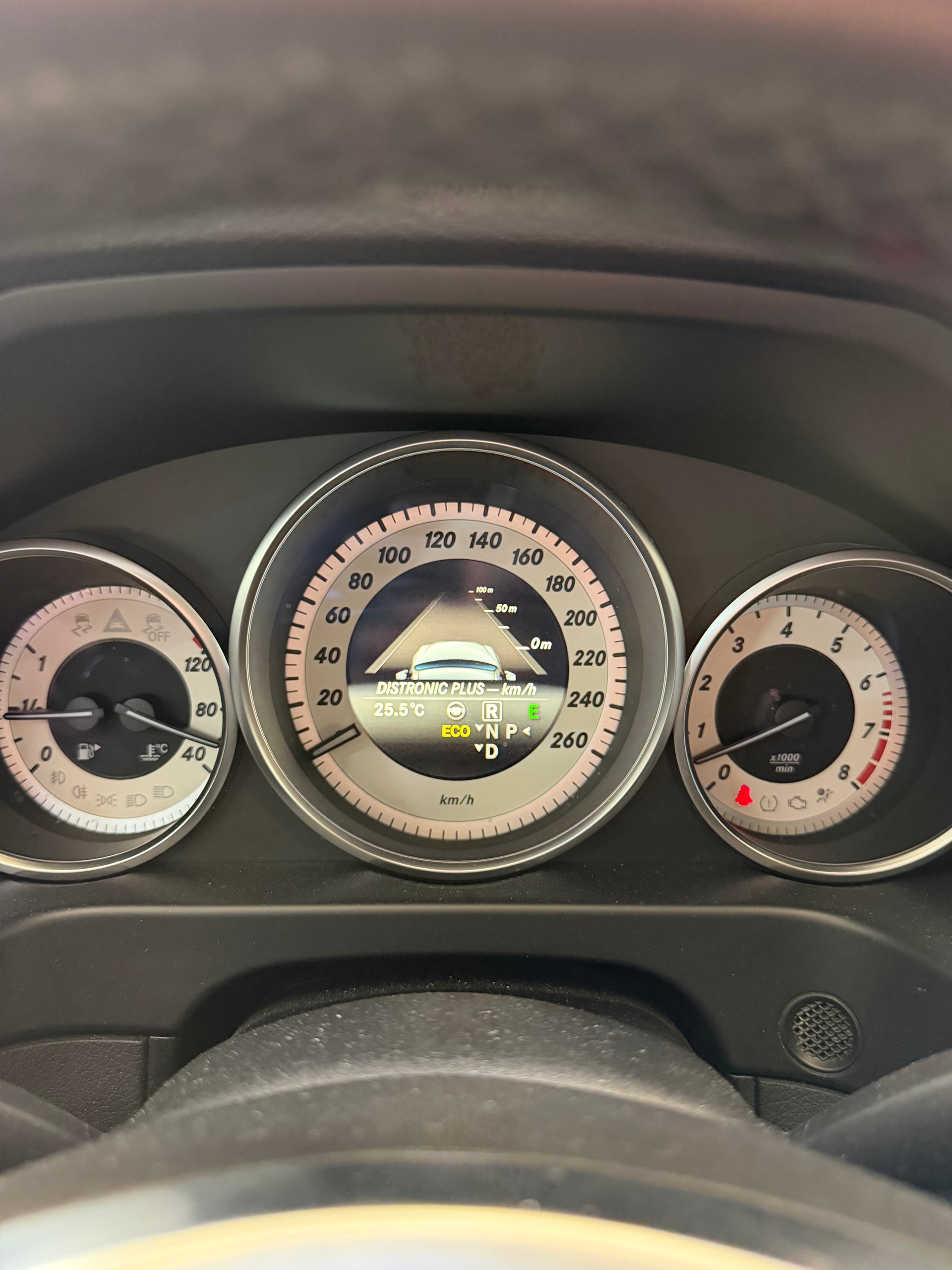 MERCEDES-BENZ E 400 Avantgarde 4Matic 7G-Tronic-image-14