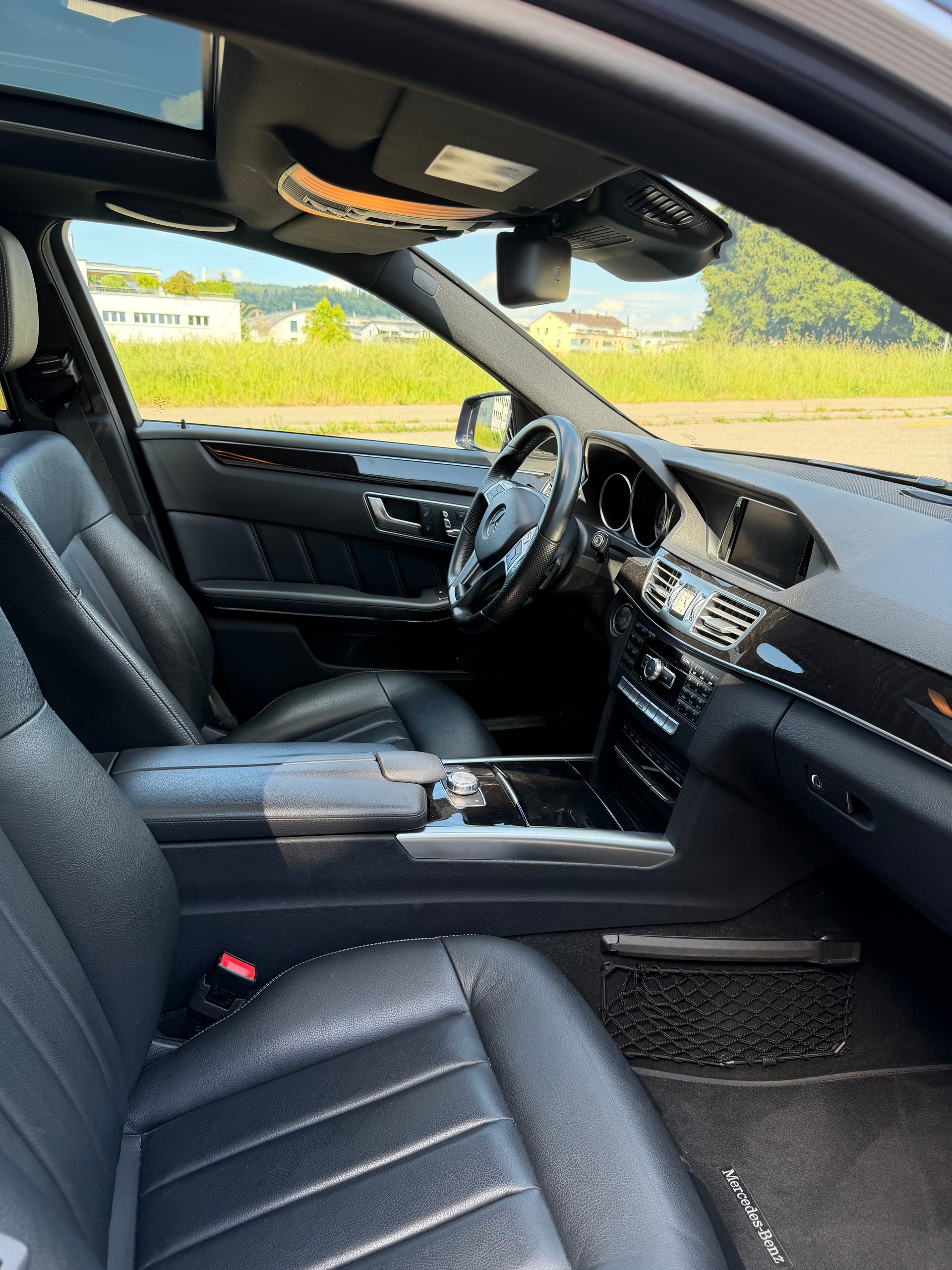 MERCEDES-BENZ E 400 Avantgarde 4Matic 7G-Tronic-image-10