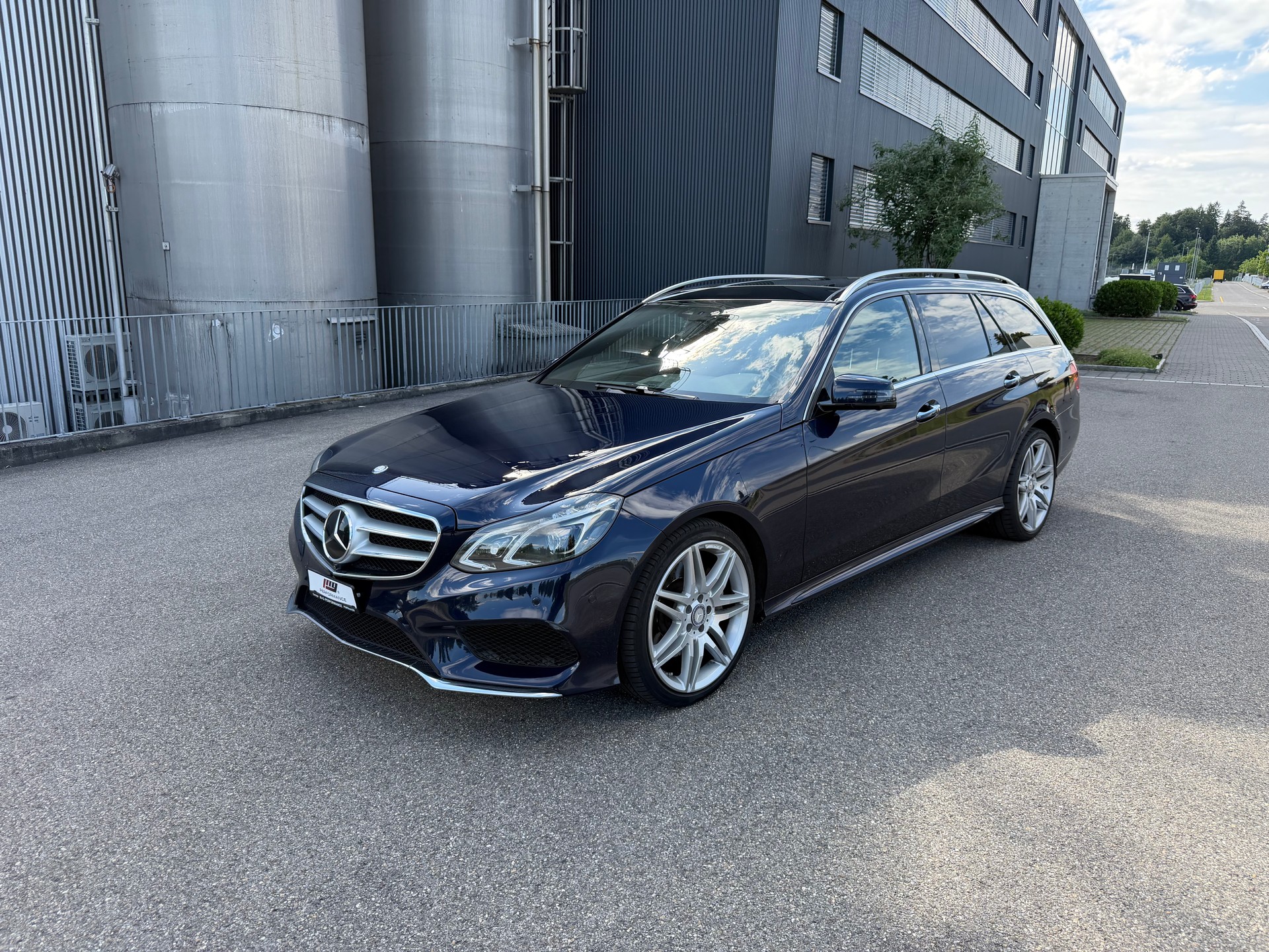 MERCEDES-BENZ E 400 Avantgarde 4Matic 7G-Tronic-image-0