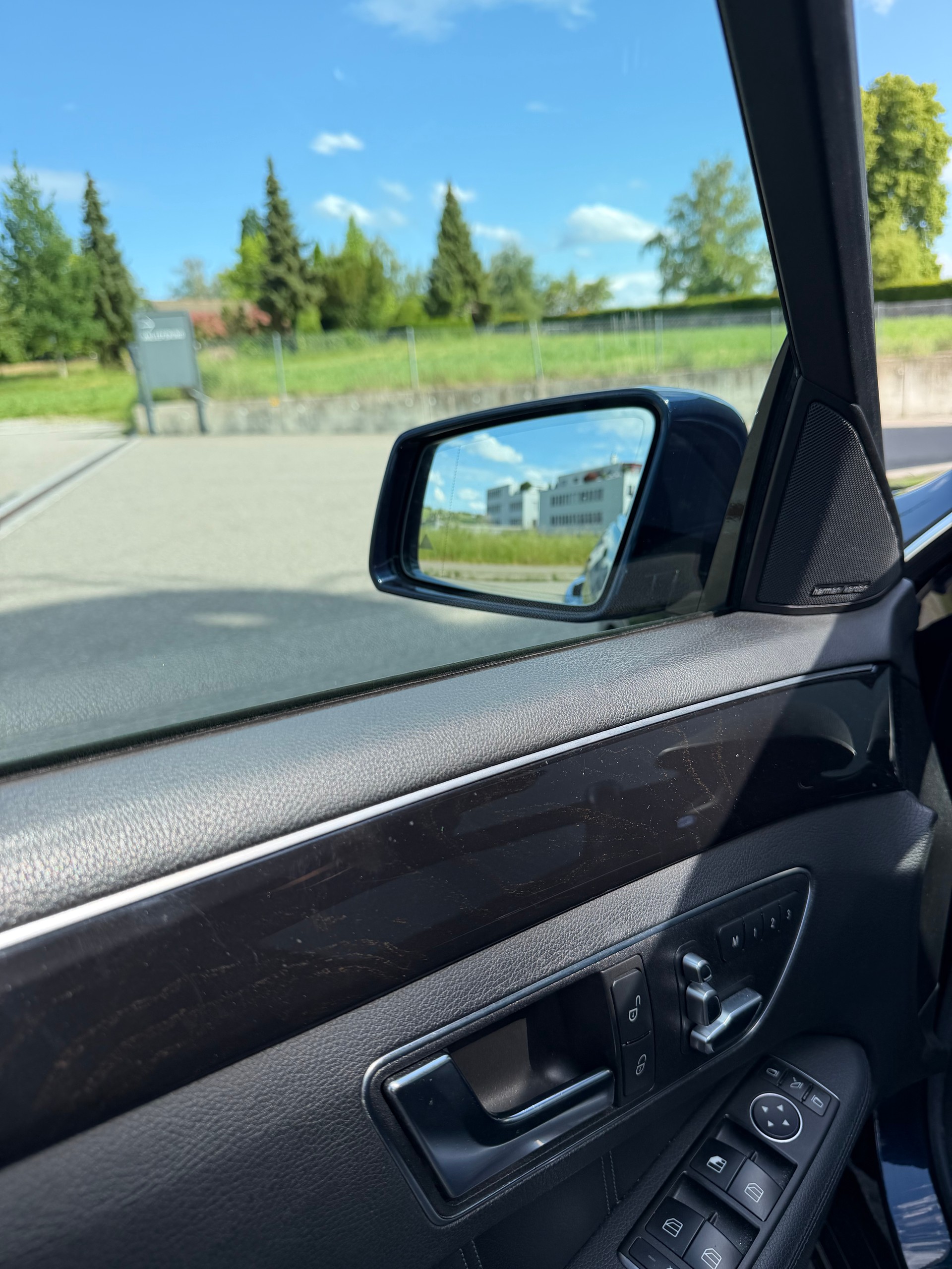 MERCEDES-BENZ E 400 Avantgarde 4Matic 7G-Tronic-image-6