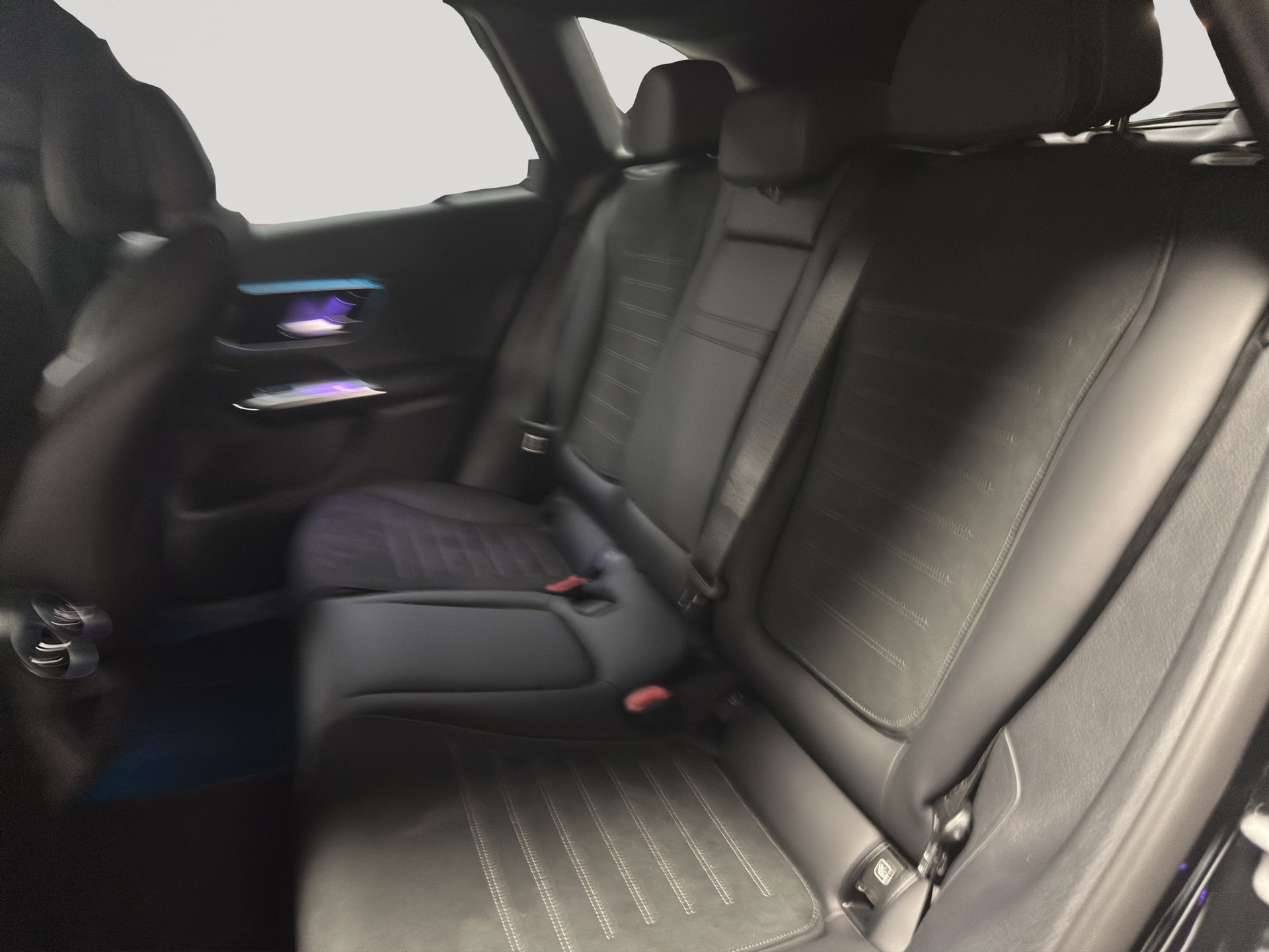 MERCEDES-BENZ GLC 300 d 4Matic 9G-Tronic AMG - Night-image-7