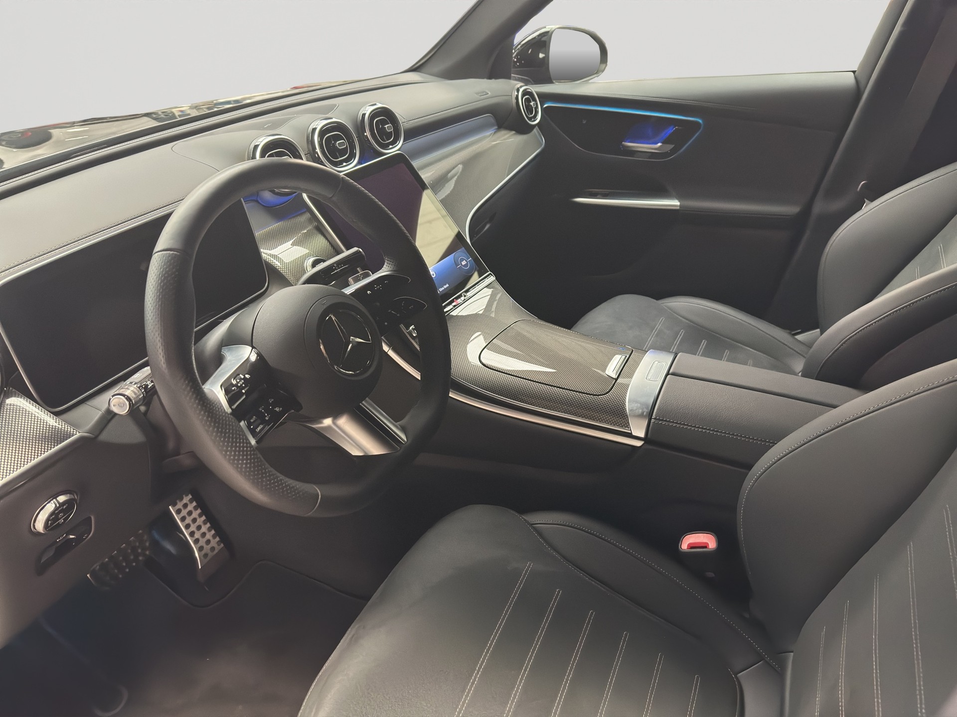 MERCEDES-BENZ GLC 300 d 4Matic 9G-Tronic AMG - Night-image-6