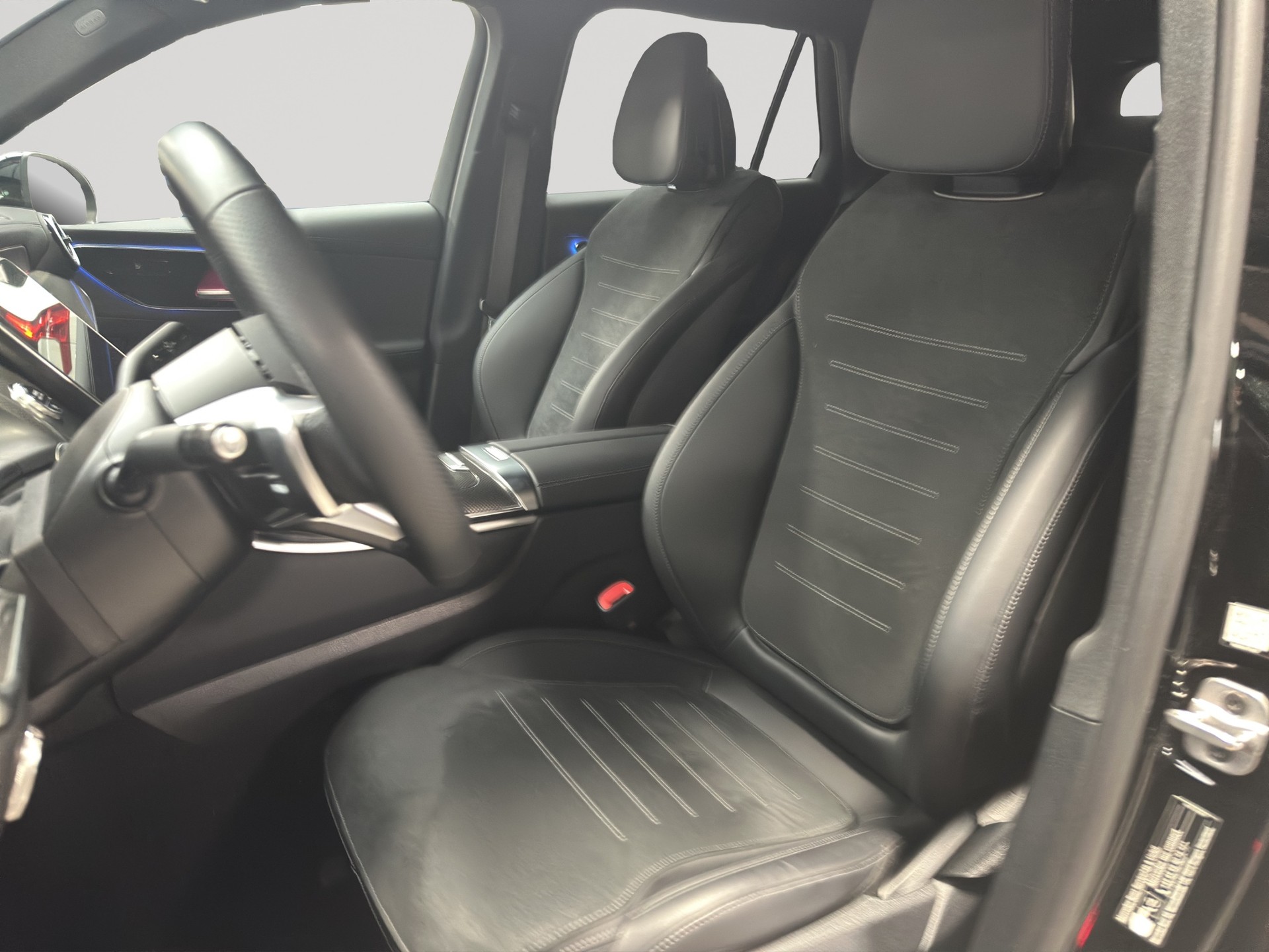 MERCEDES-BENZ GLC 300 d 4Matic 9G-Tronic AMG - Night-image-5